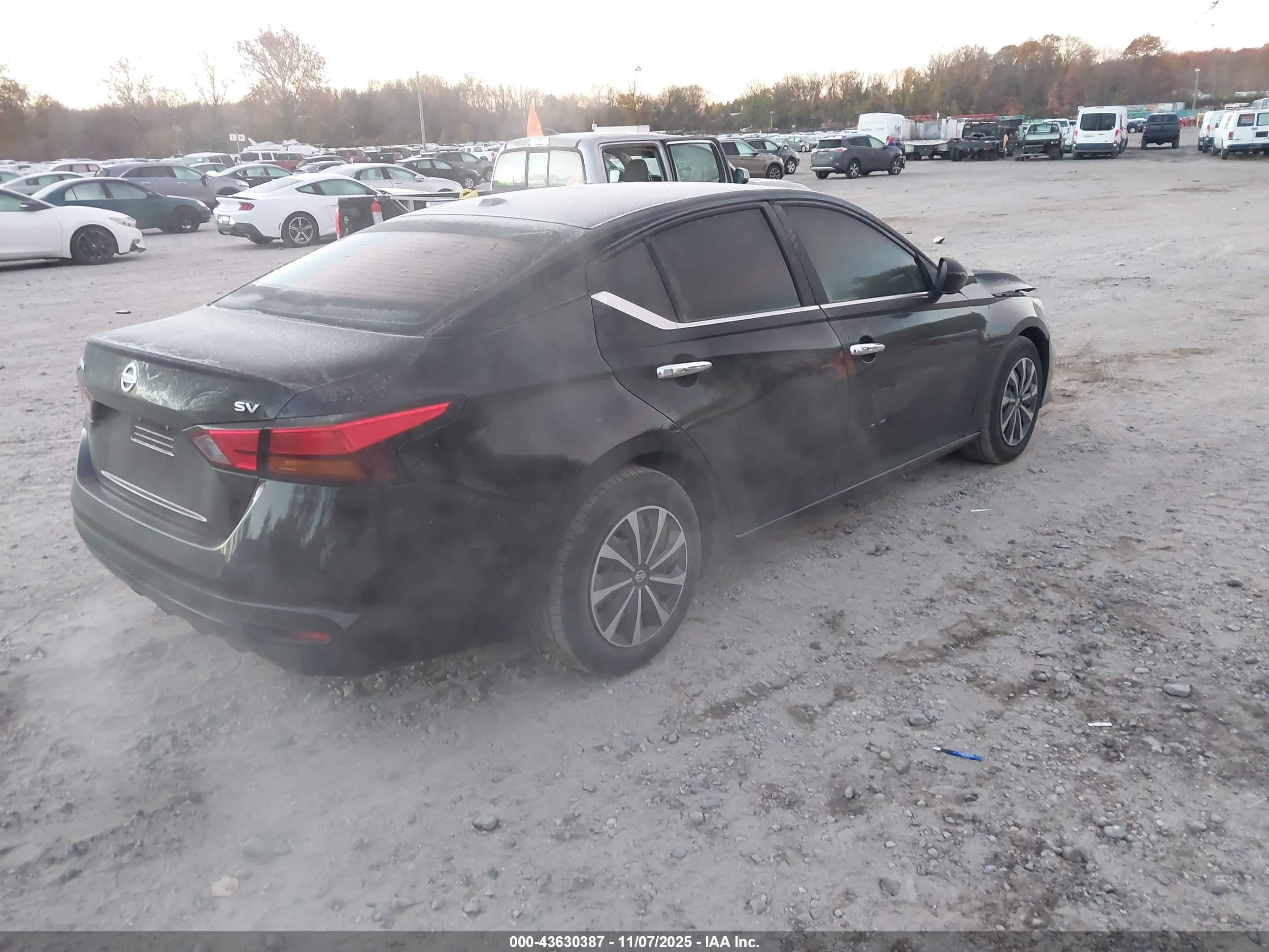 NISSAN ALTIMA image 4