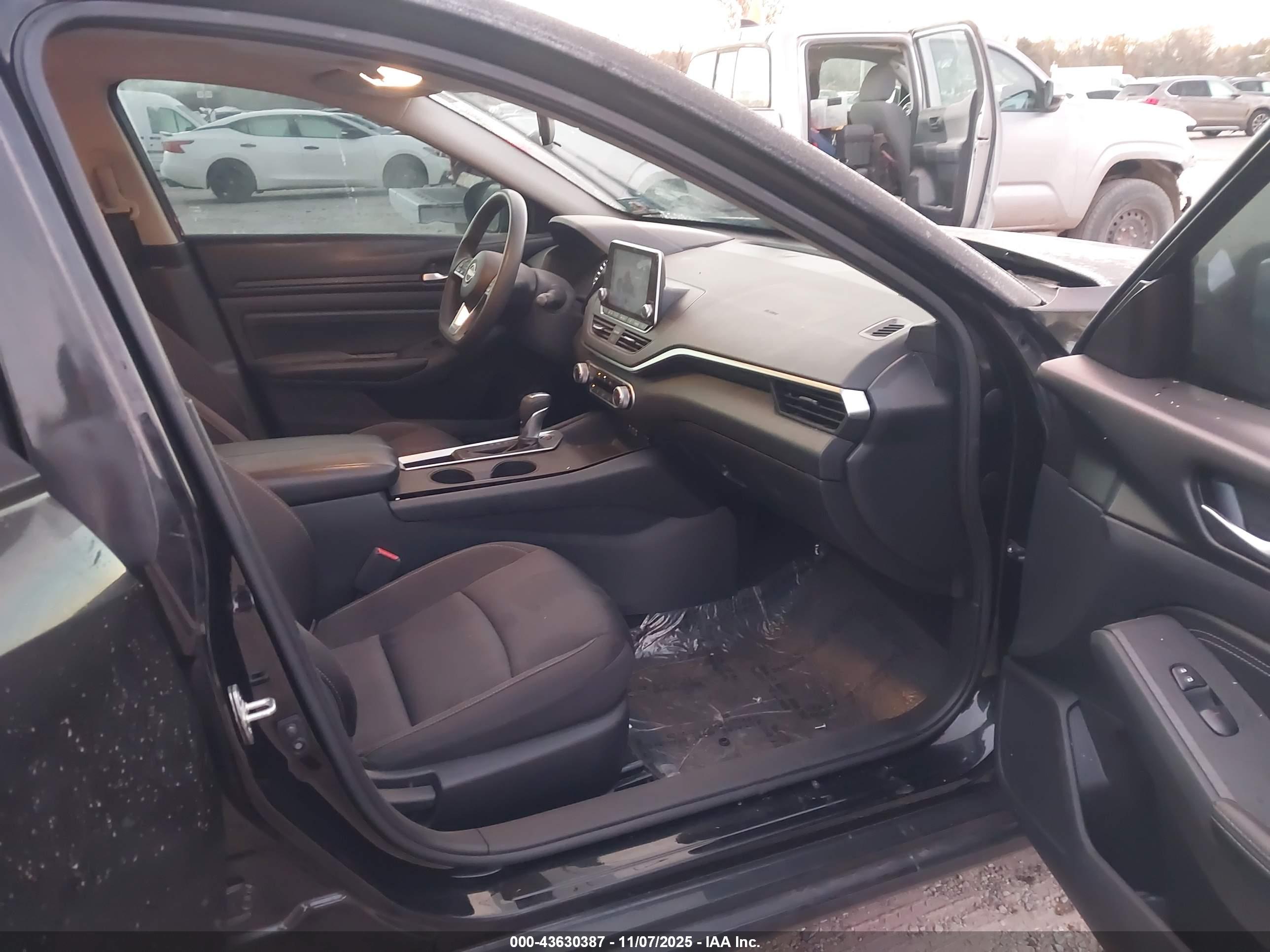 NISSAN ALTIMA image 5