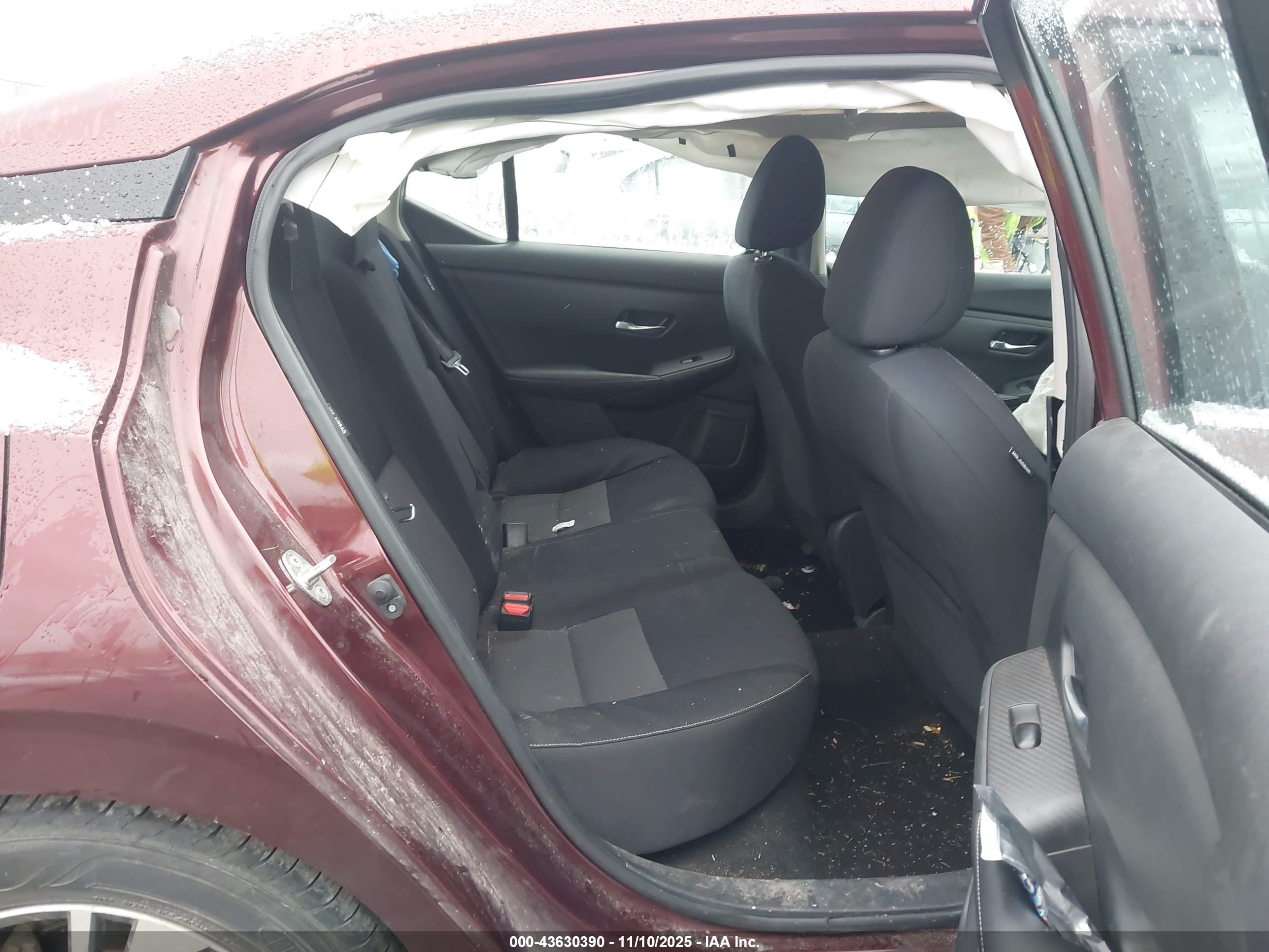 NISSAN SENTRA image 8