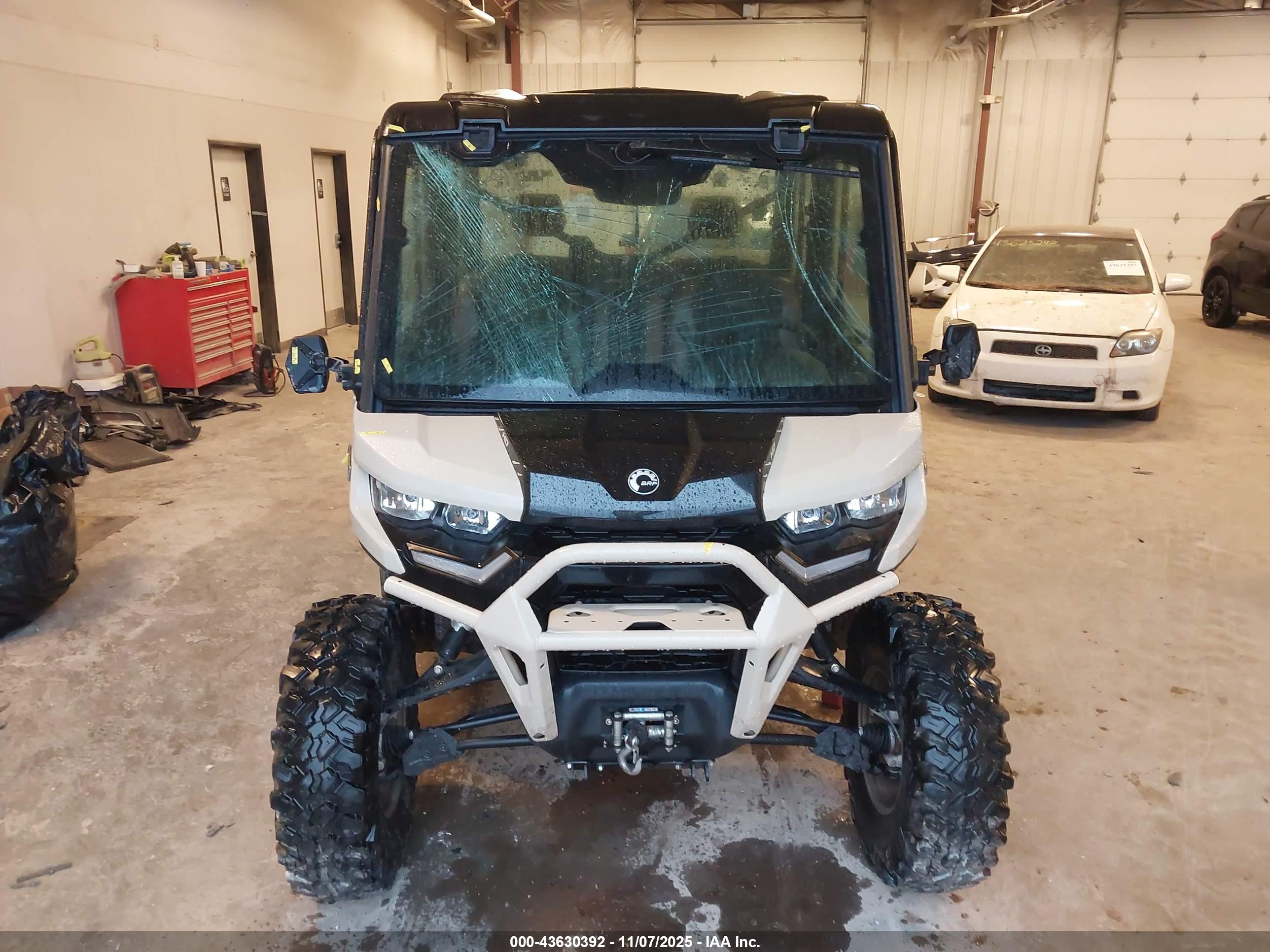 CAN-AM DEFENDER image 5
