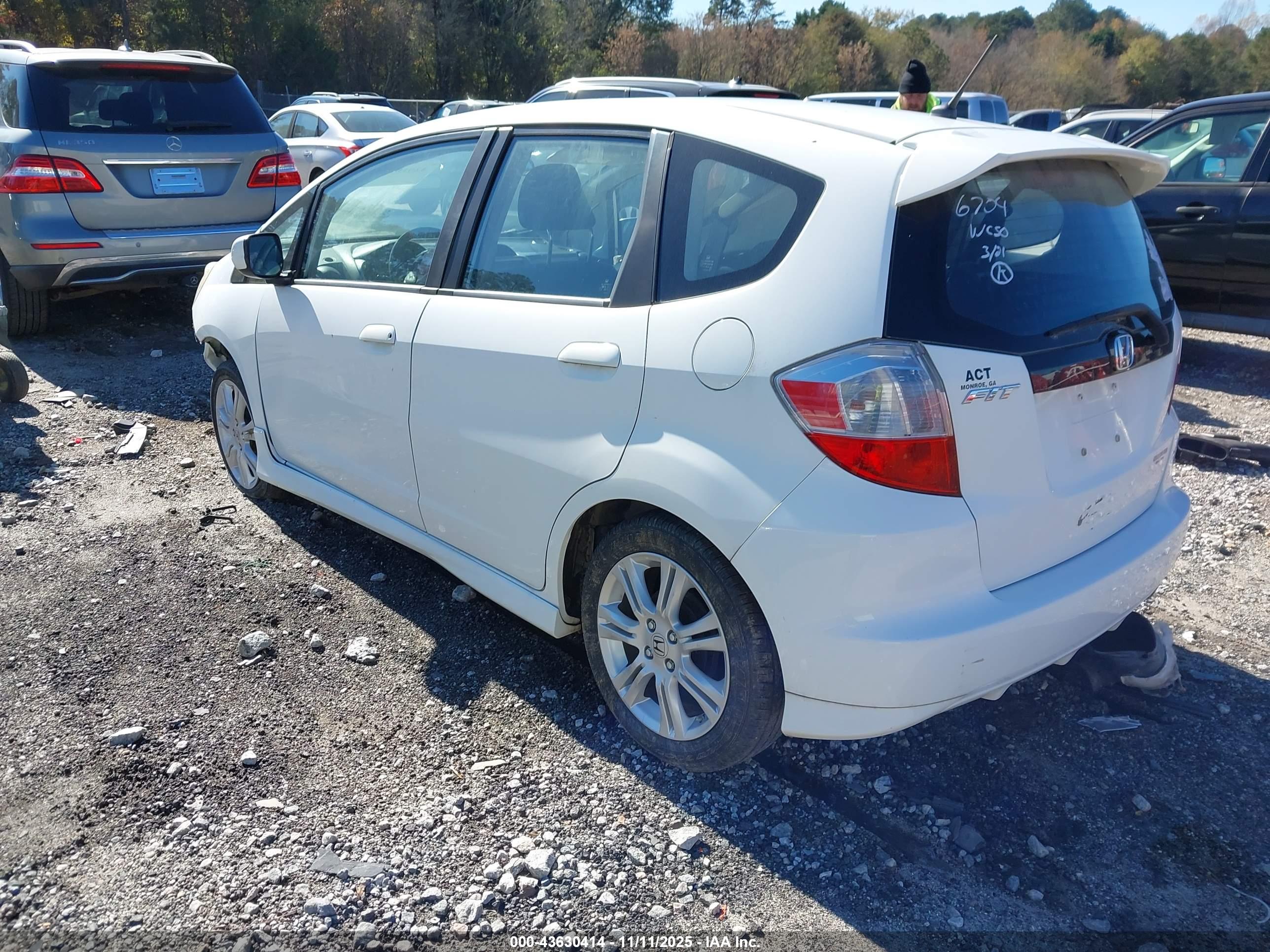 HONDA FIT image 3