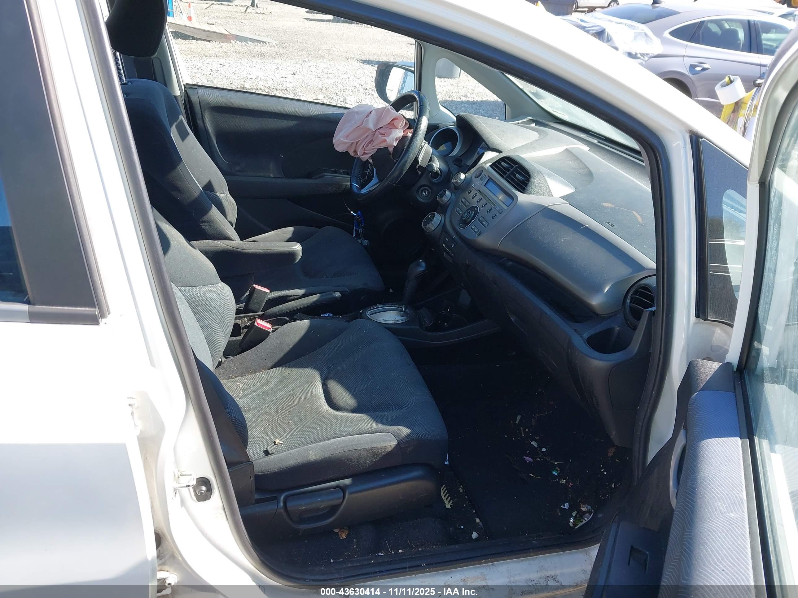 HONDA FIT image 5