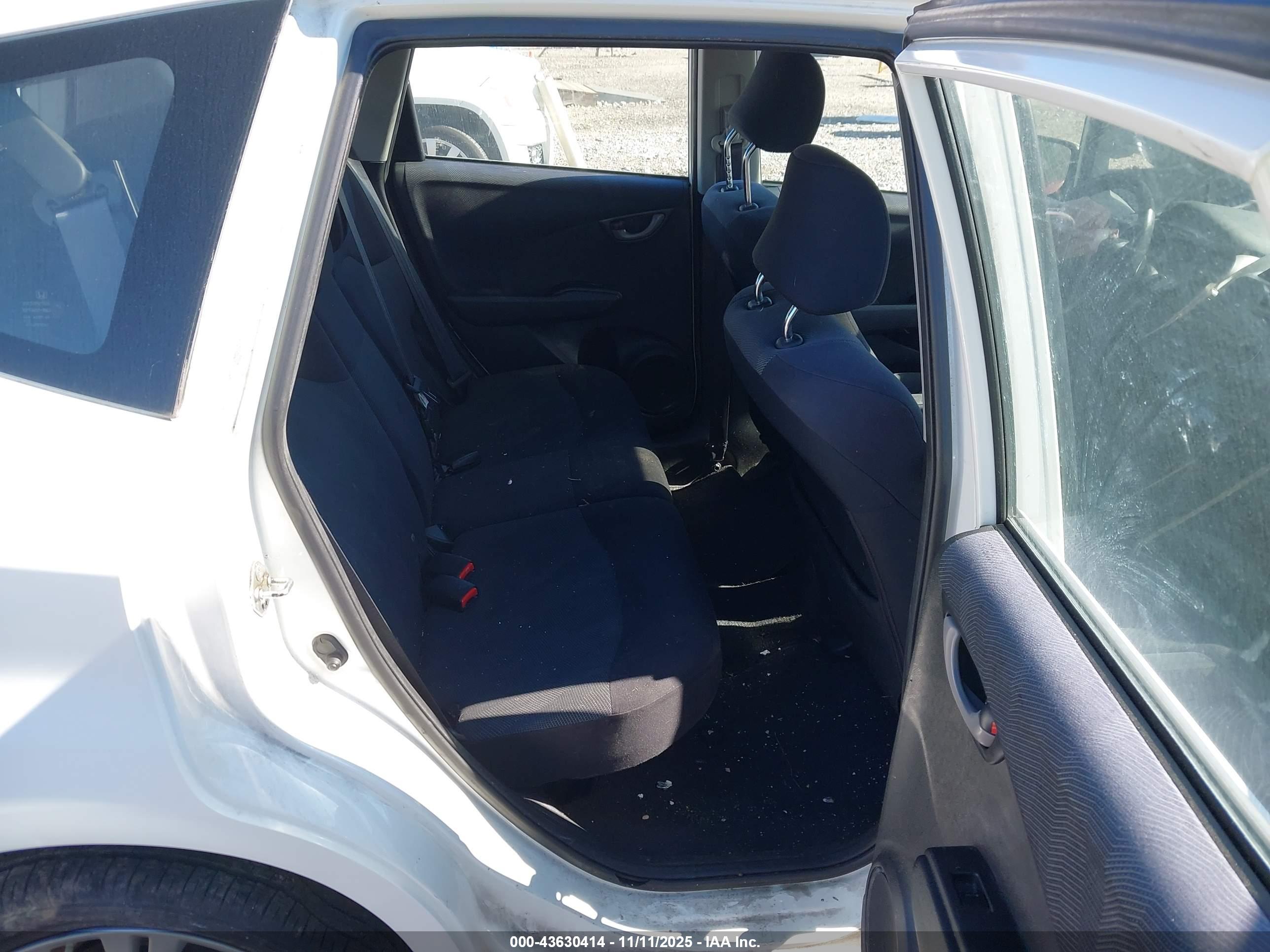 HONDA FIT image 8