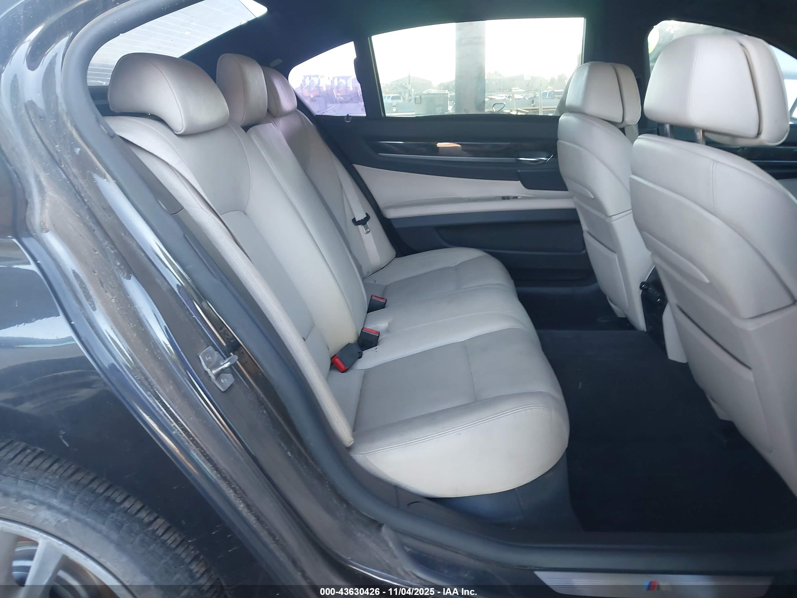 BMW 750LI image 8