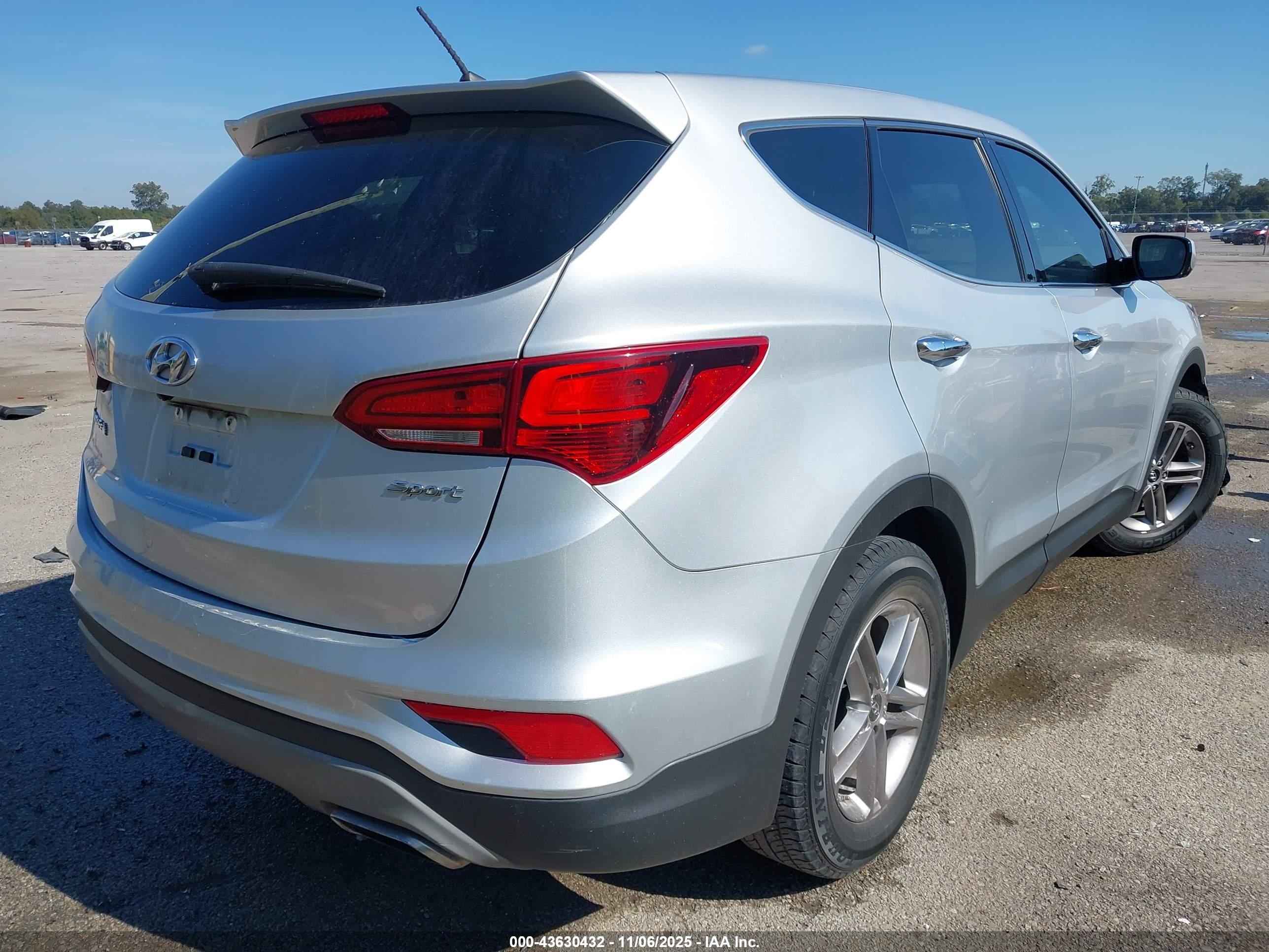 HYUNDAI SANTA image 4