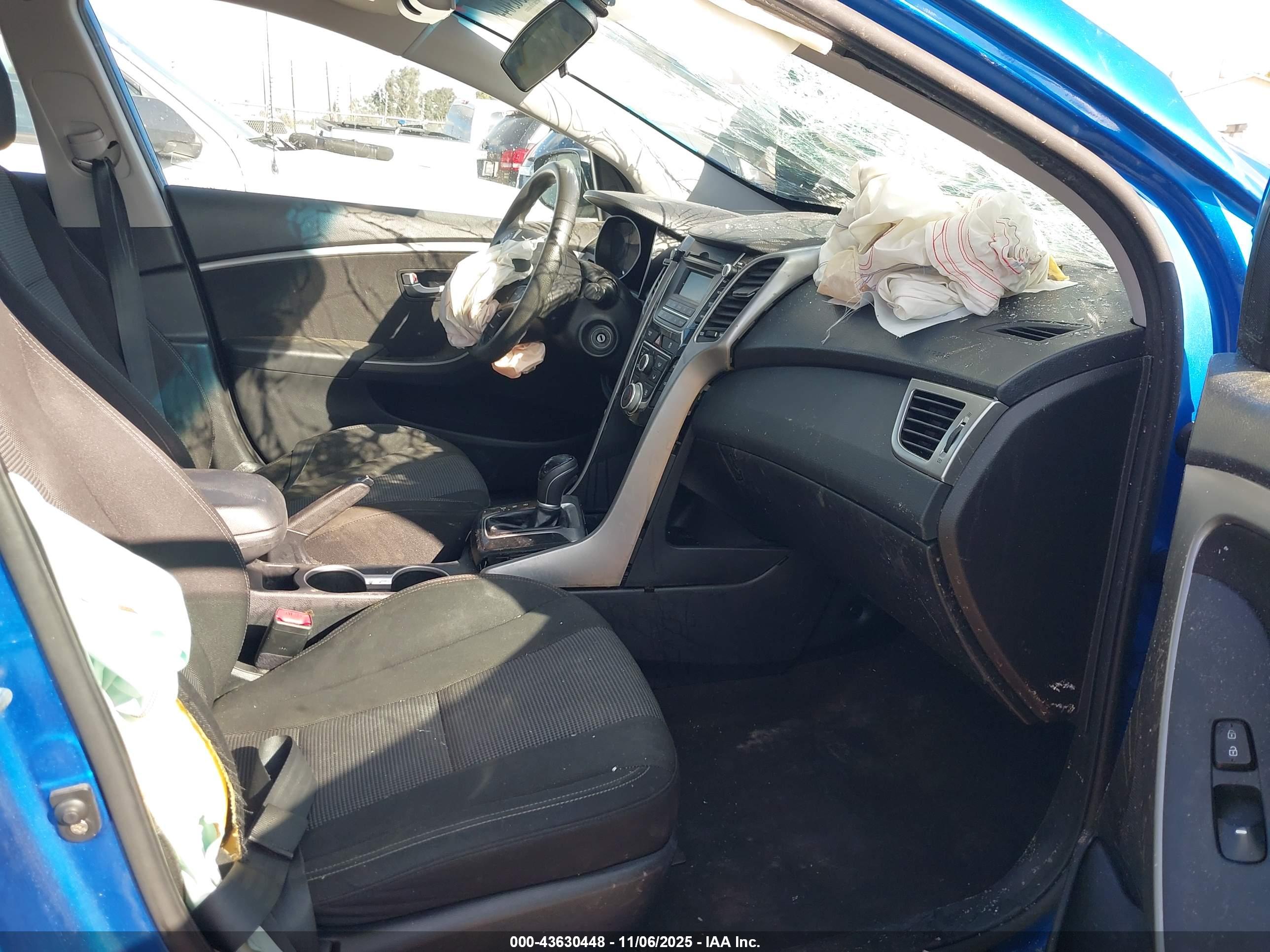 HYUNDAI ELANTRA image 5