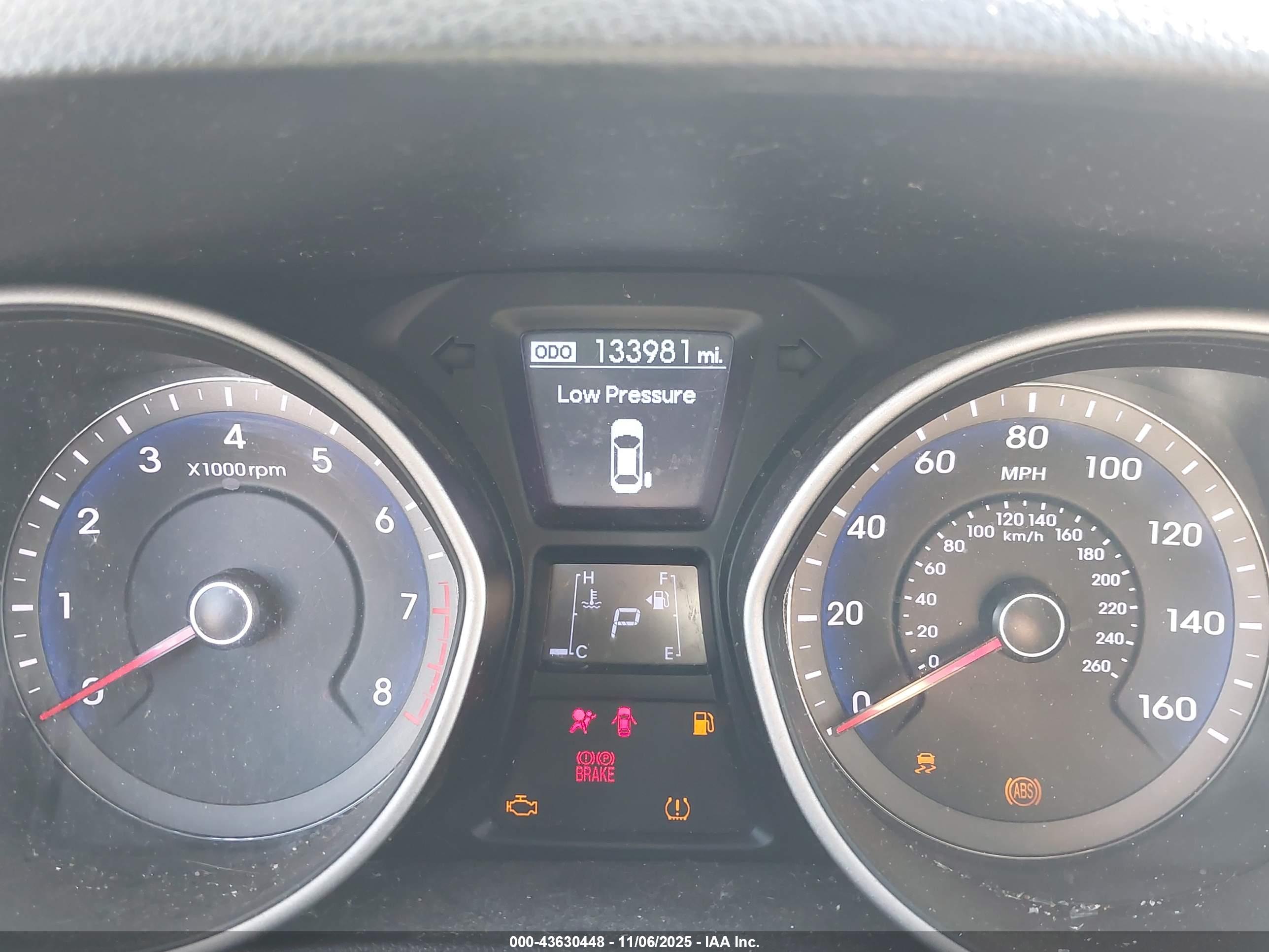 HYUNDAI ELANTRA image 7