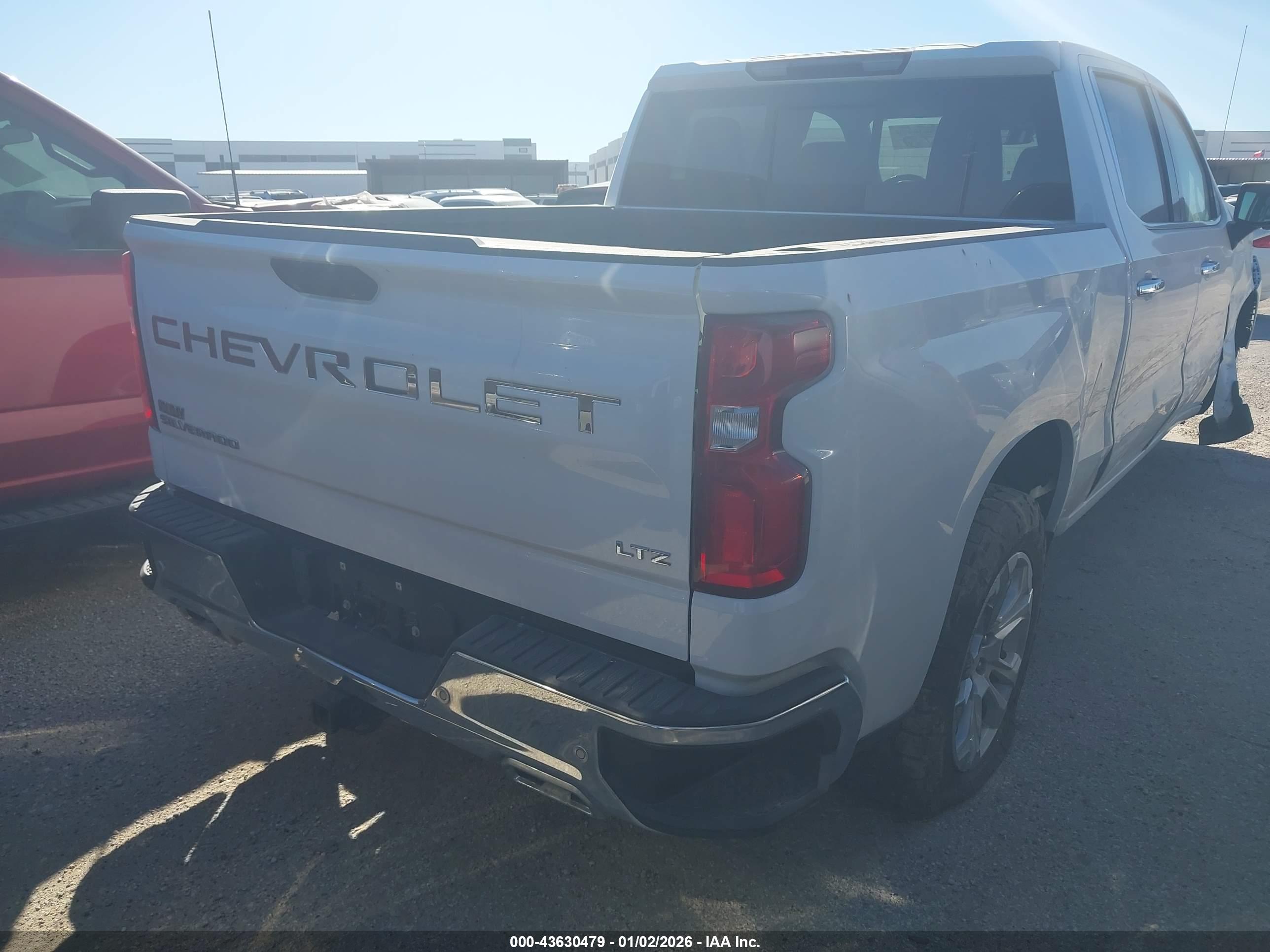 CHEVROLET SILVERADO image 4