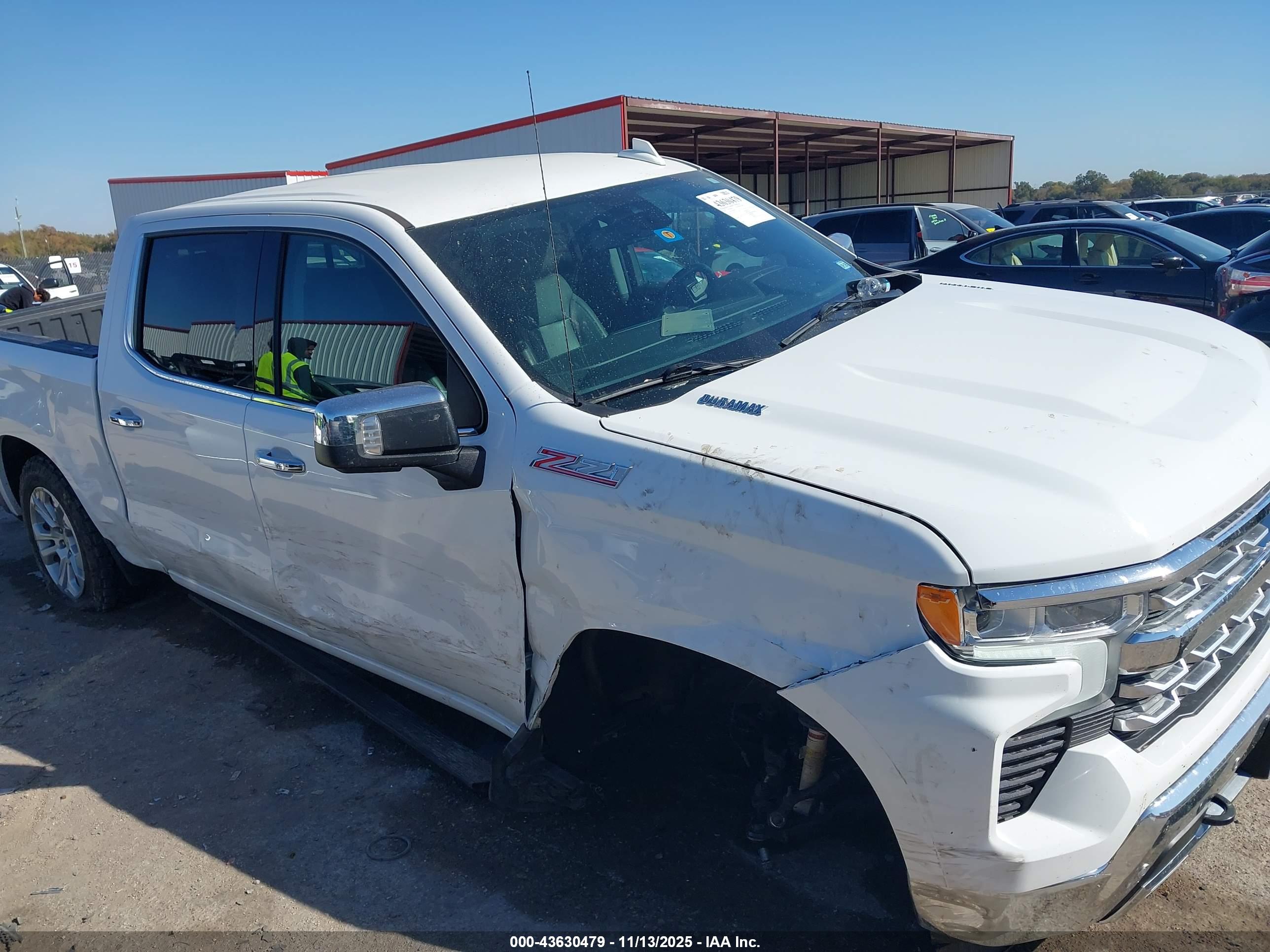CHEVROLET SILVERADO image 6