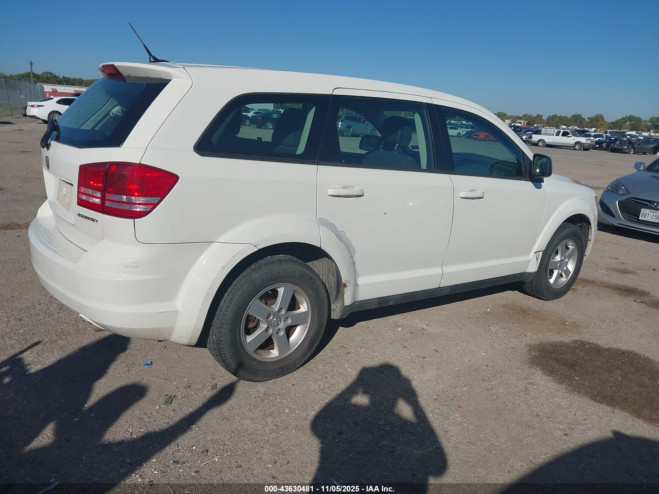 DODGE JOURNEY image 4