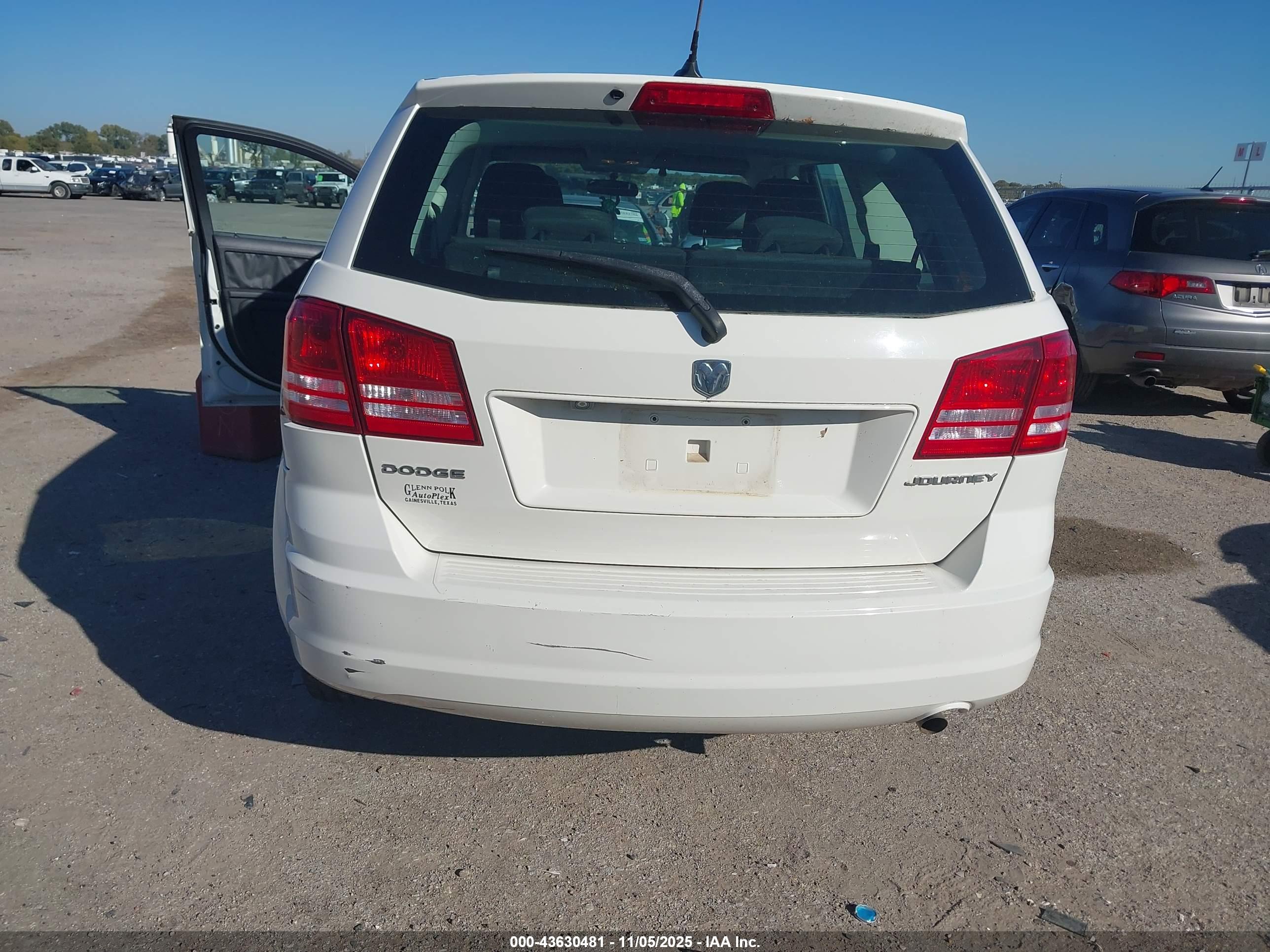 DODGE JOURNEY image 6