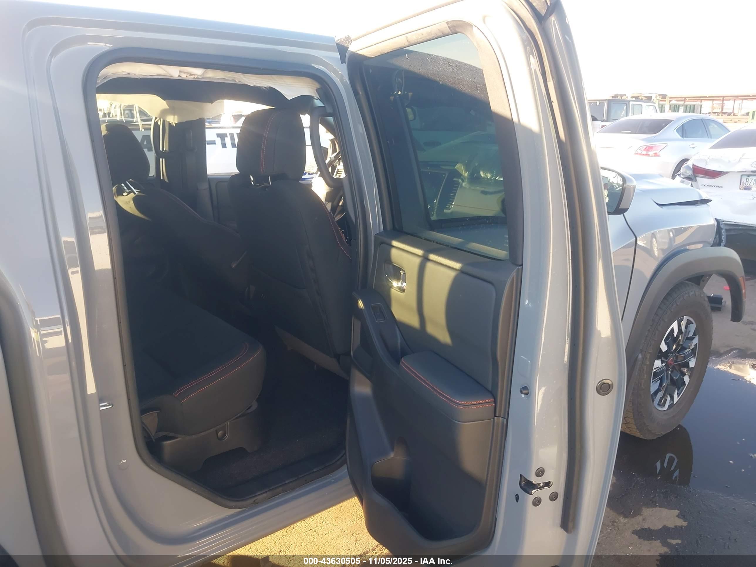 NISSAN FRONTIER image 8