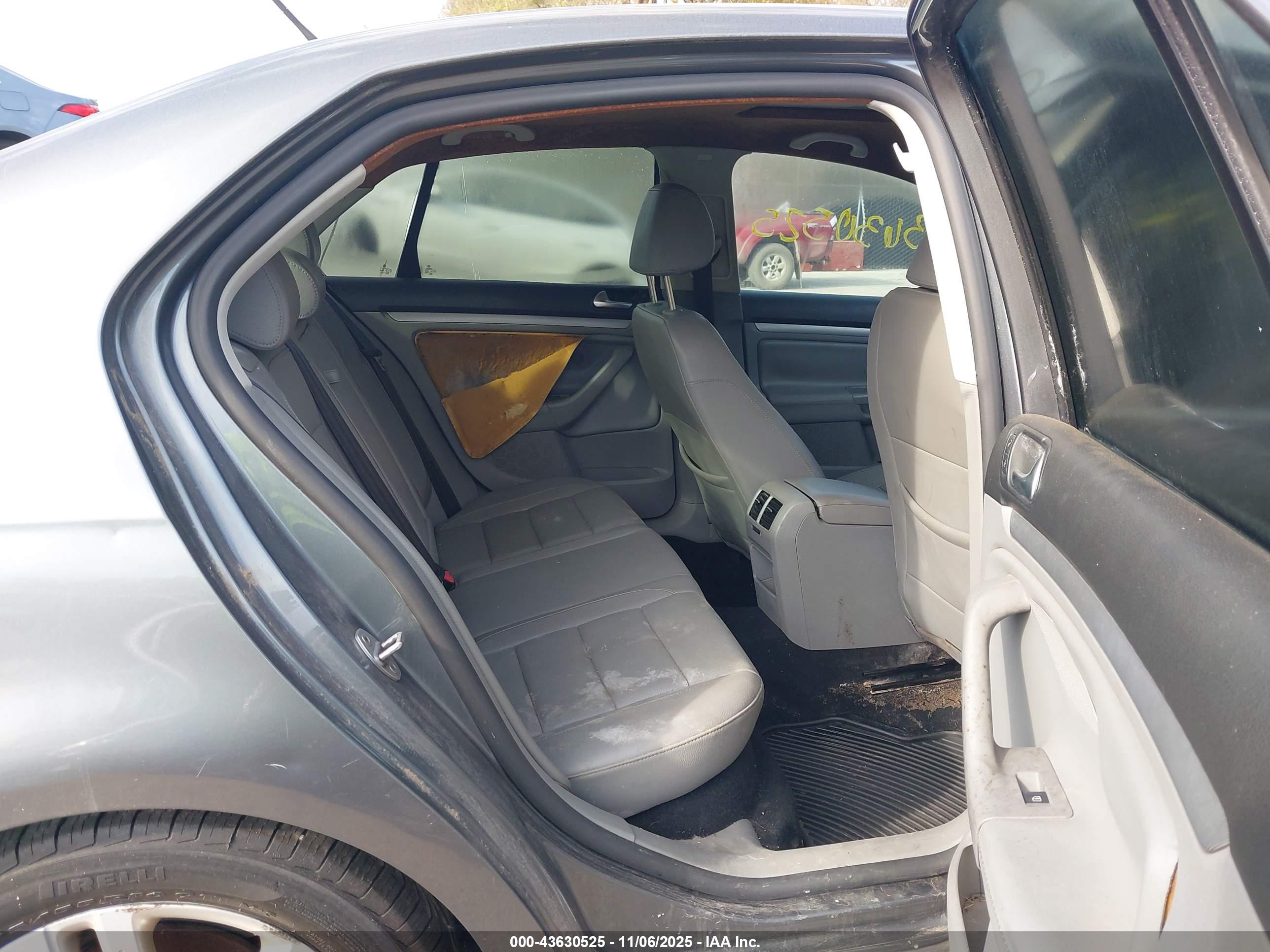 VOLKSWAGEN JETTA image 8