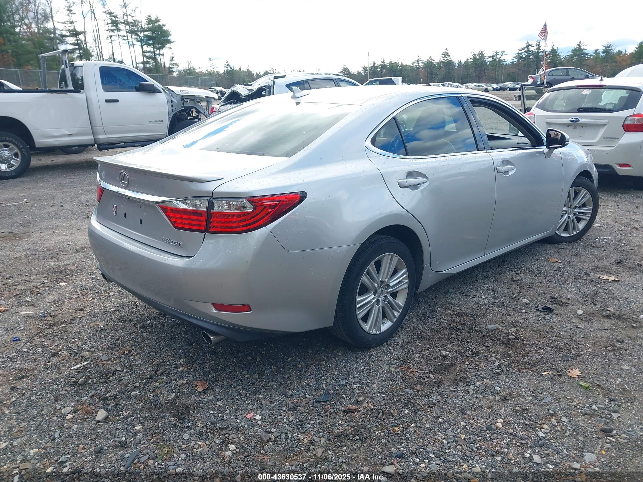 LEXUS ES image 4