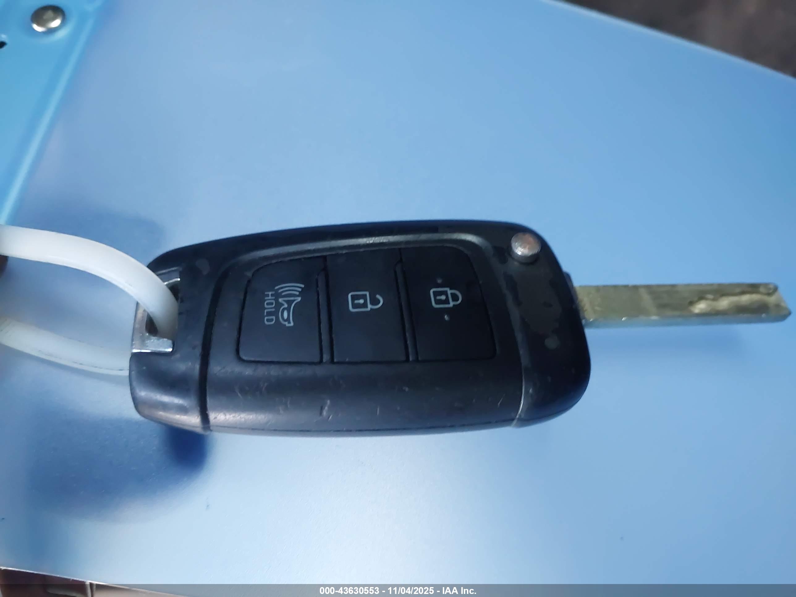 HYUNDAI SANTA image 11