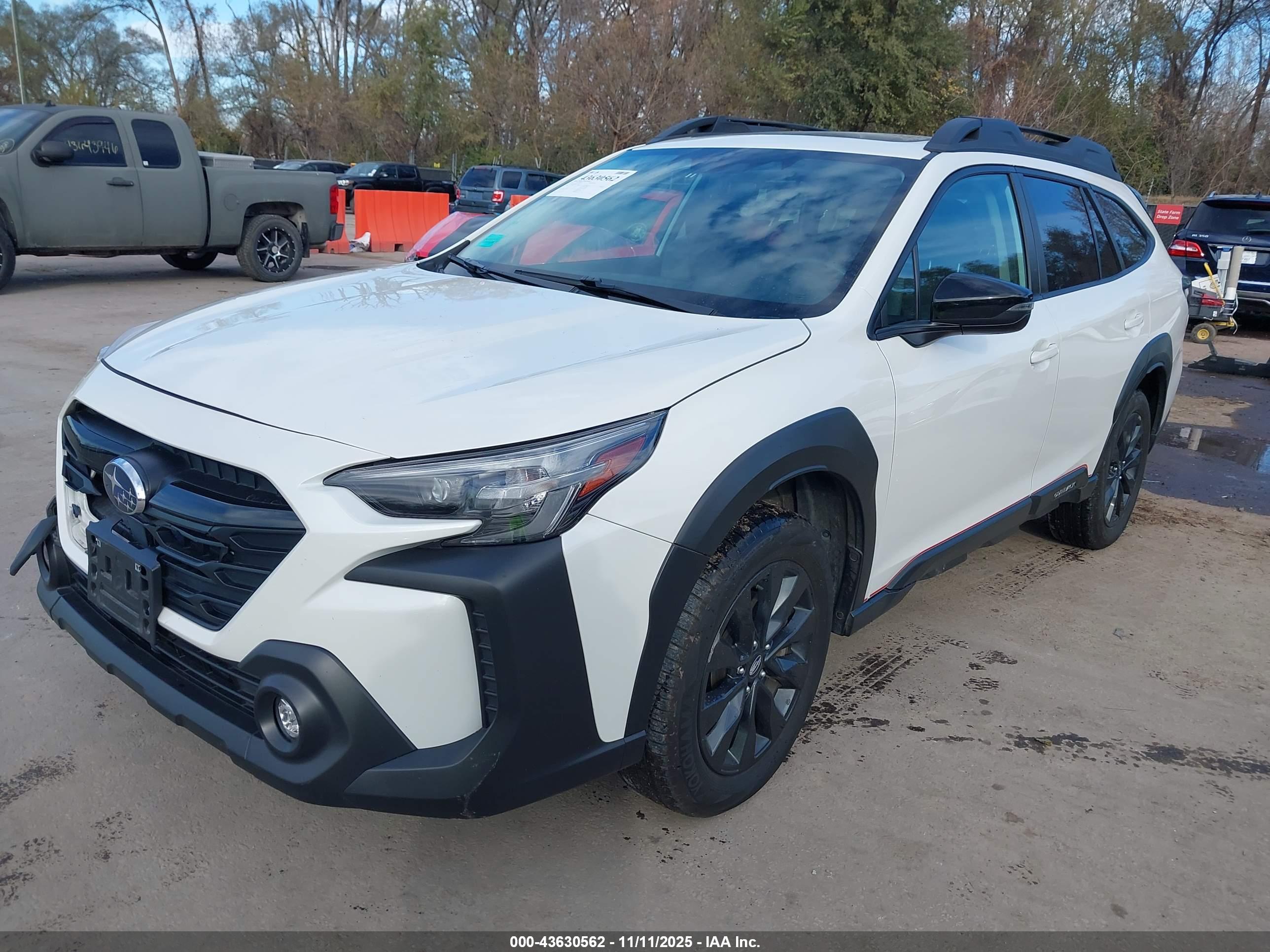 SUBARU OUTBACK image 2