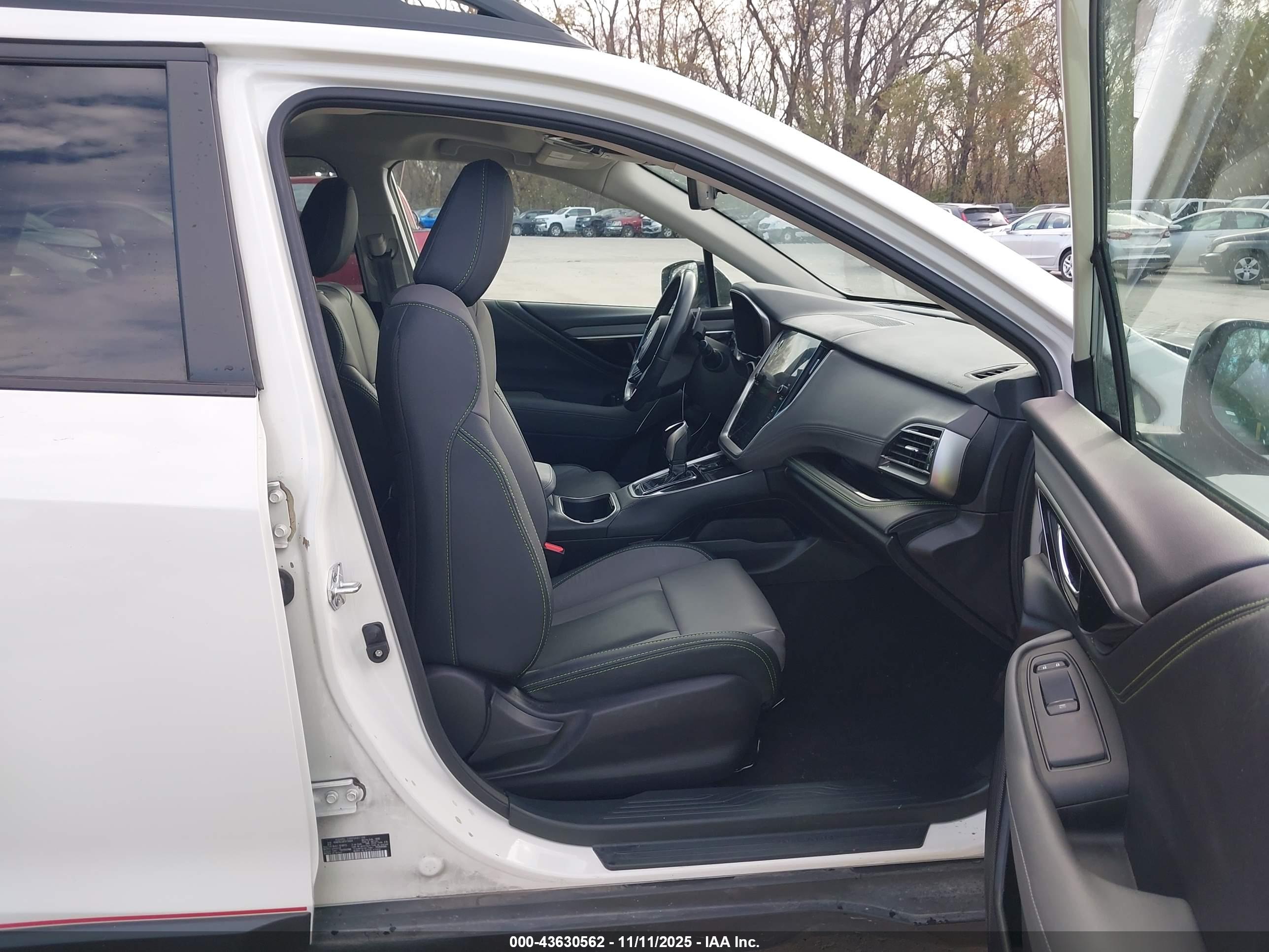 SUBARU OUTBACK image 5