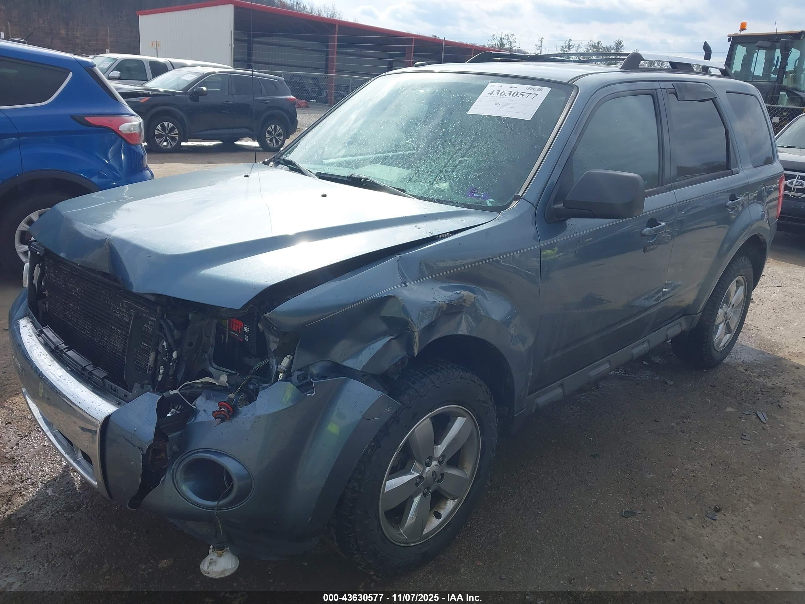 FORD ESCAPE image 2