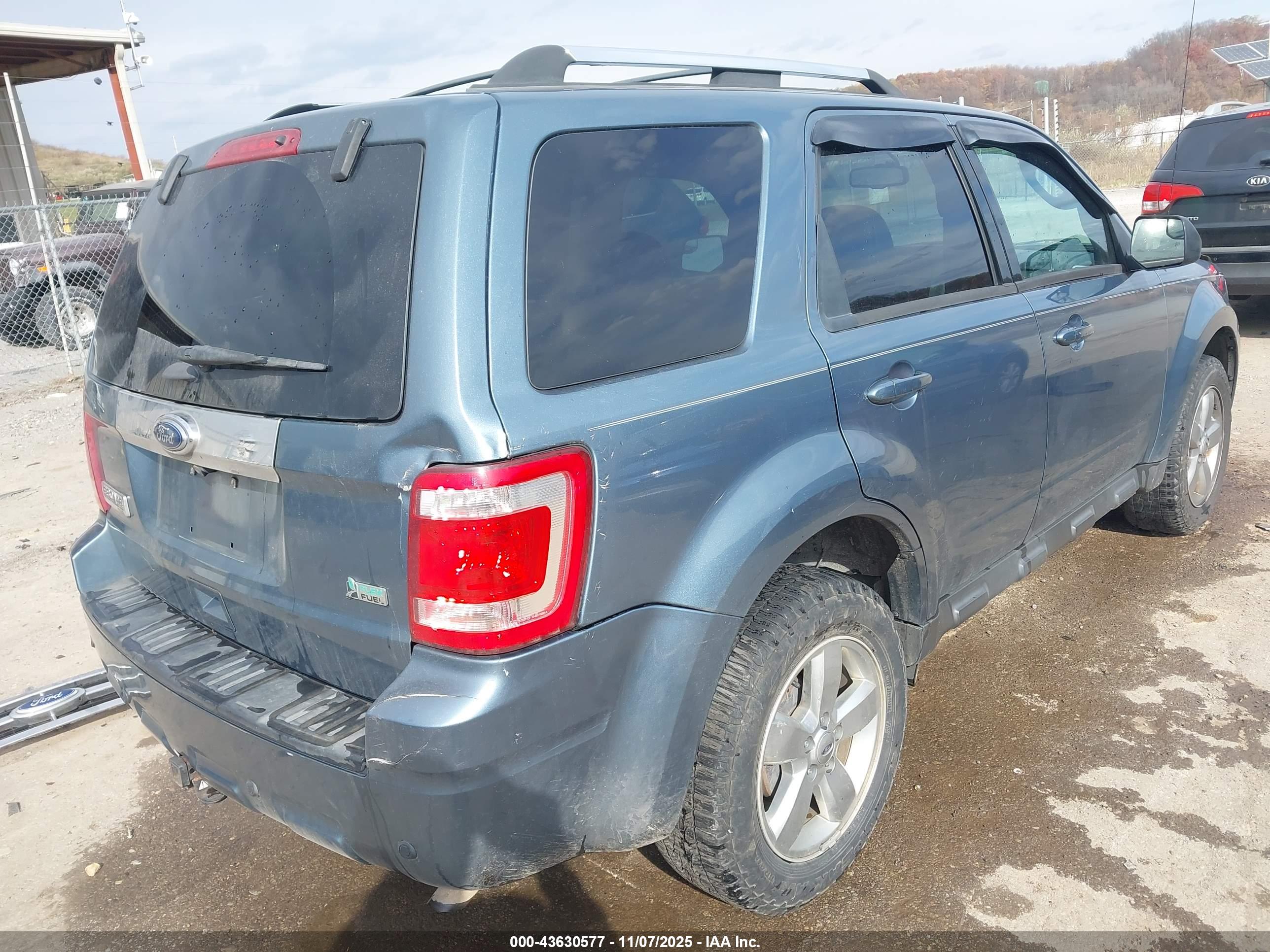 FORD ESCAPE image 4