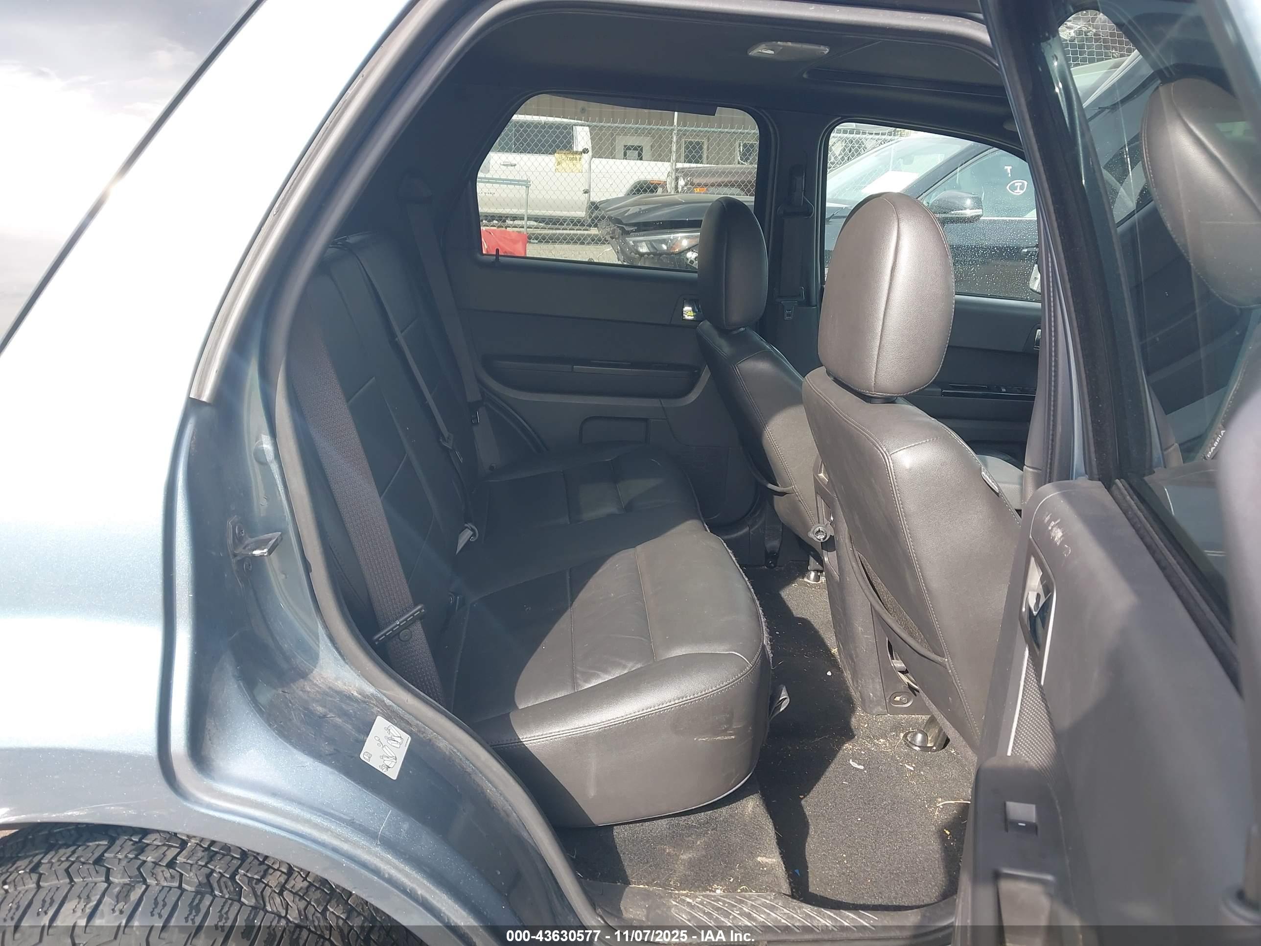 FORD ESCAPE image 8