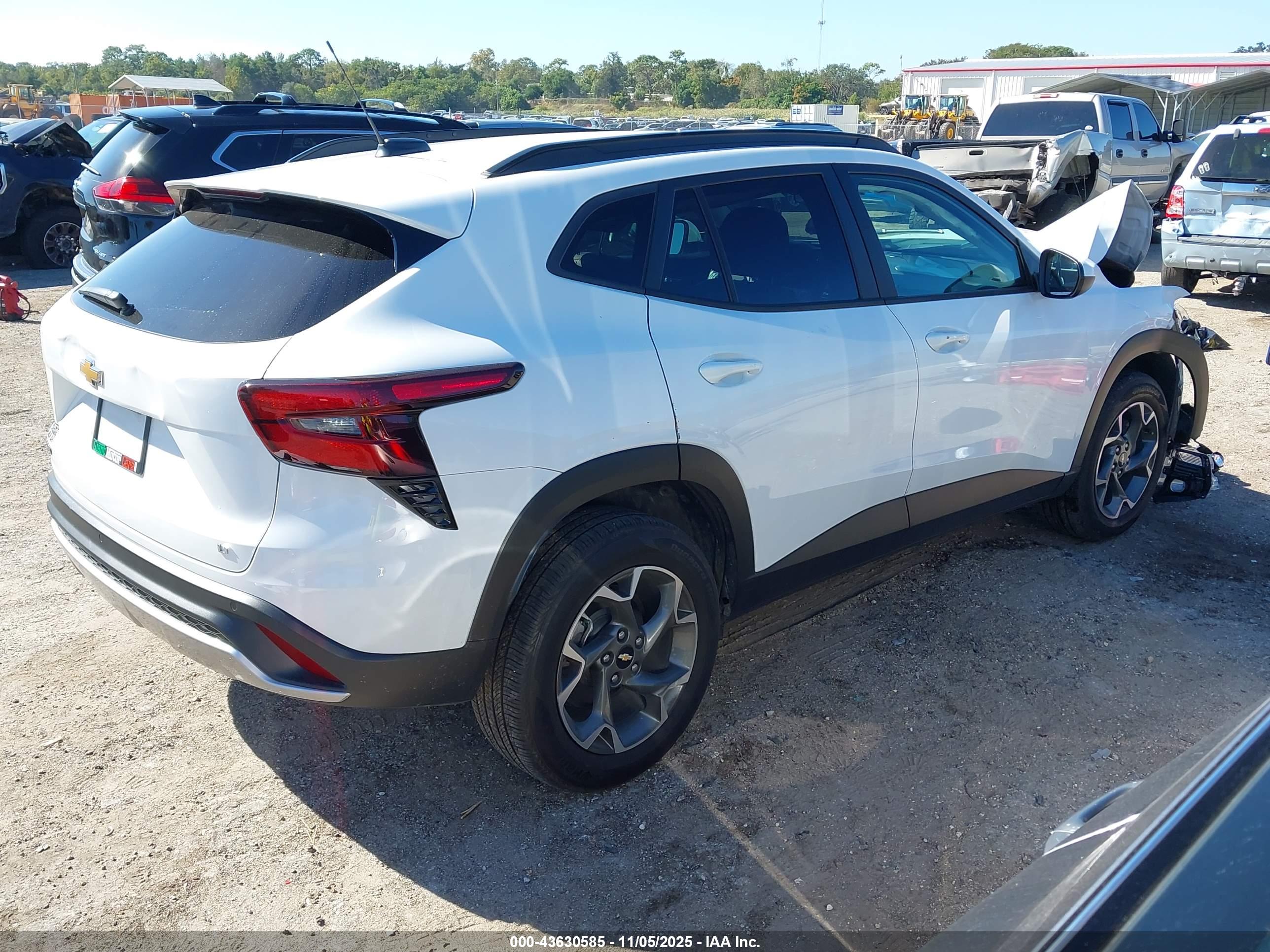 CHEVROLET TRAX image 4