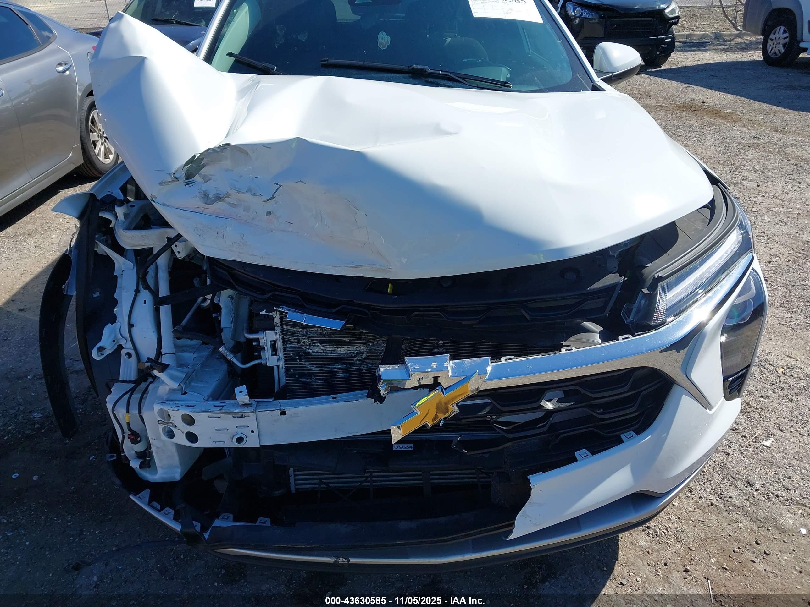 CHEVROLET TRAX image 6
