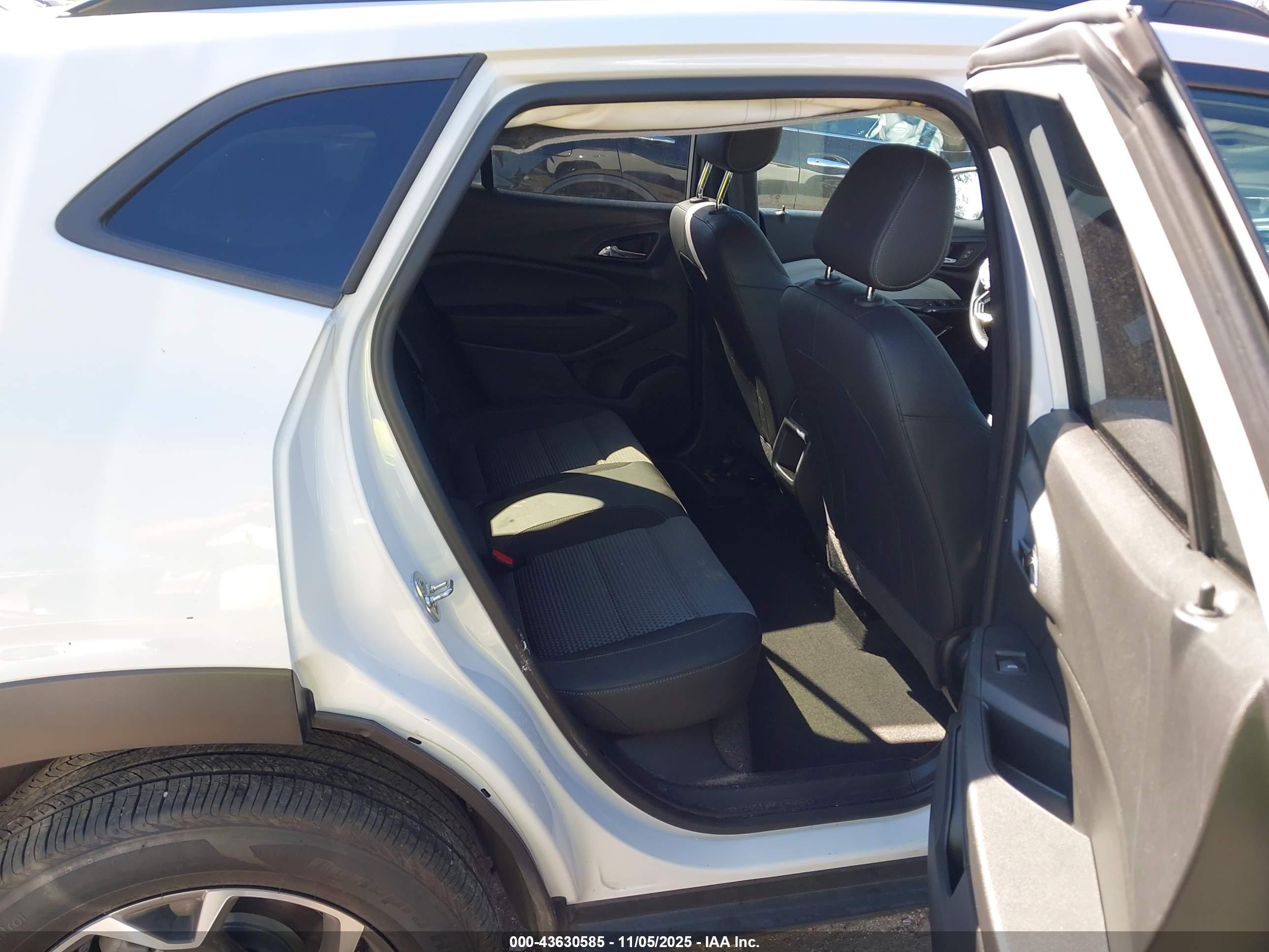 CHEVROLET TRAX image 8