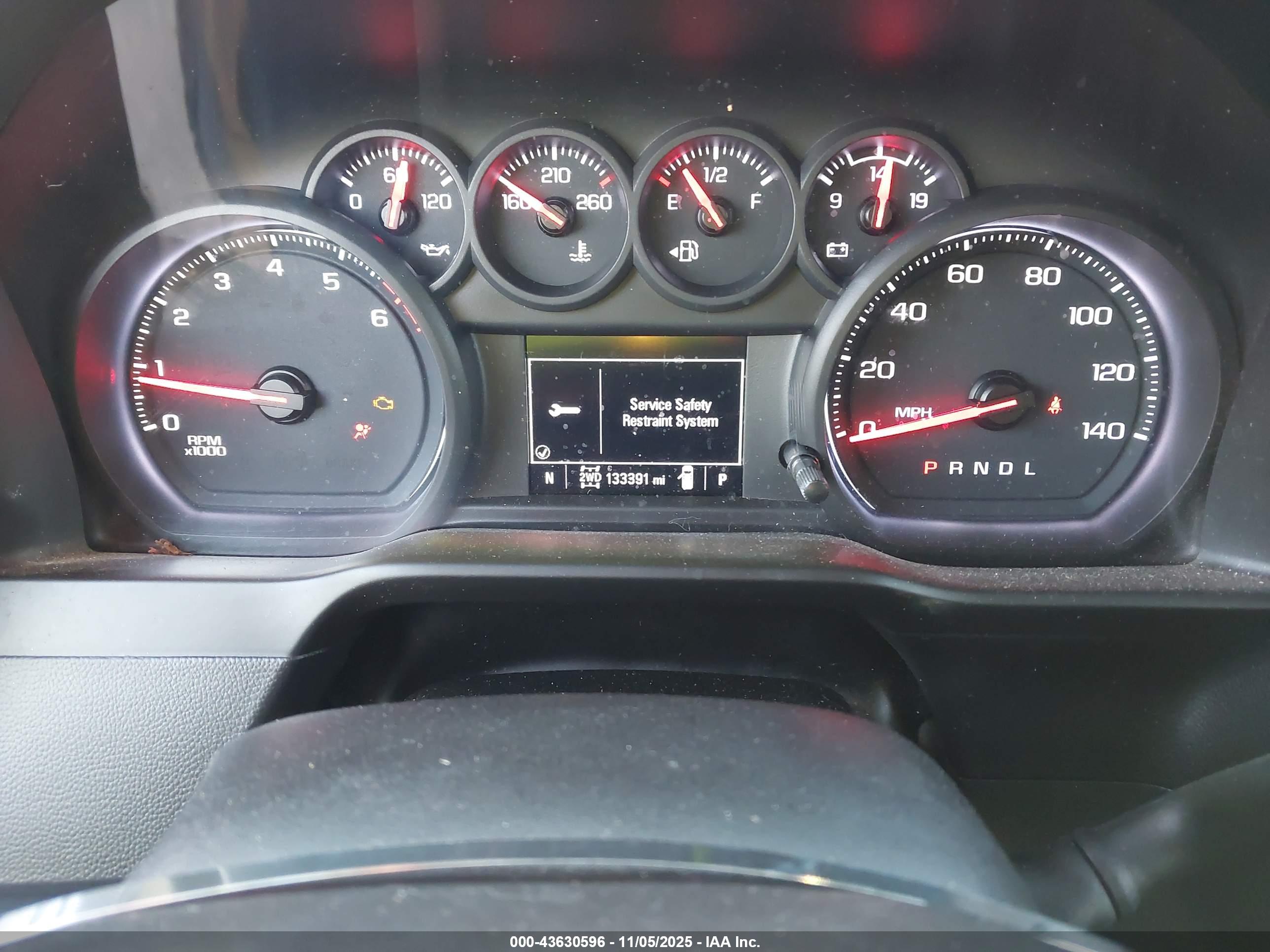 CHEVROLET SILVERADO image 7