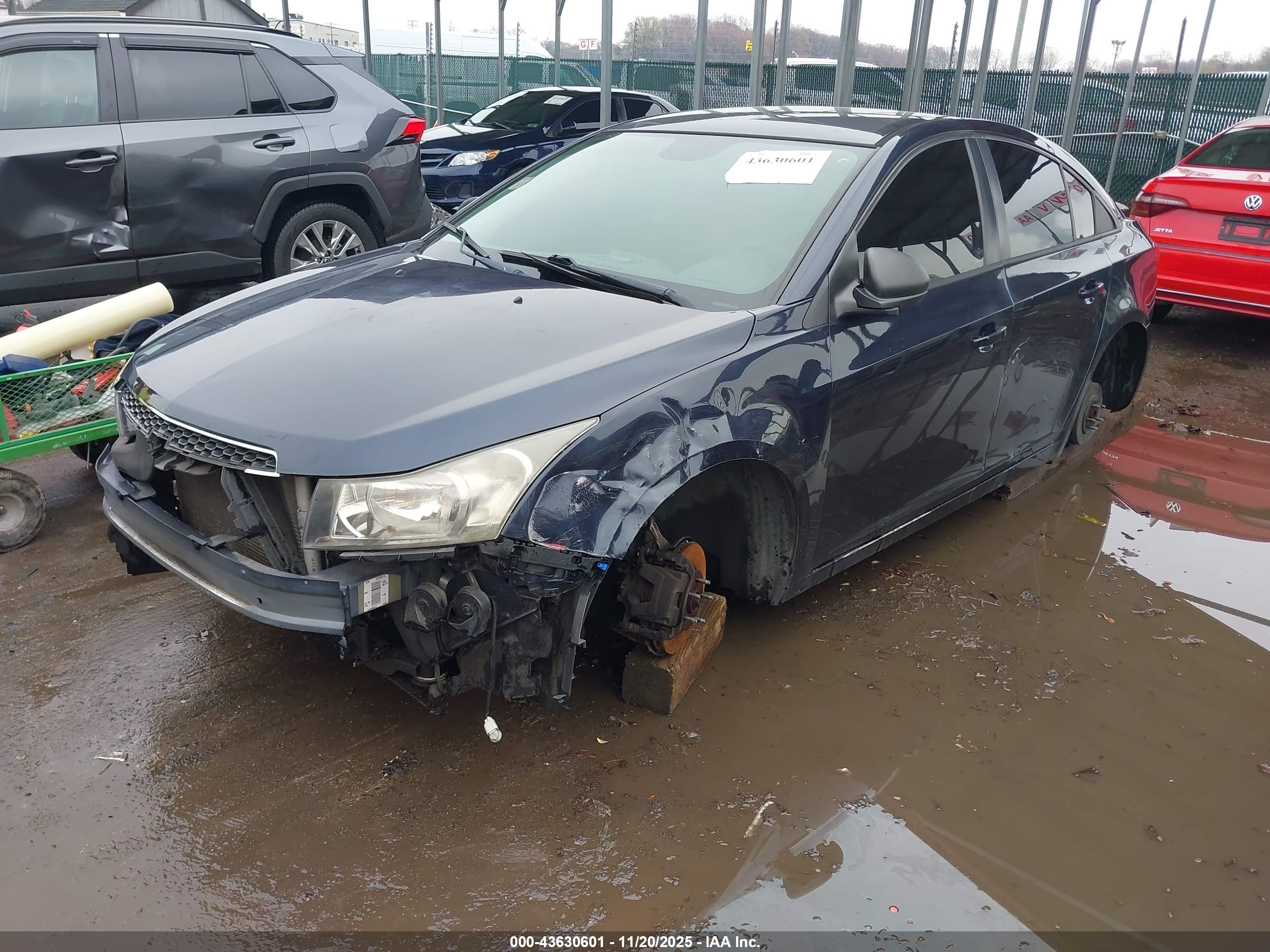 CHEVROLET CRUZE image 2