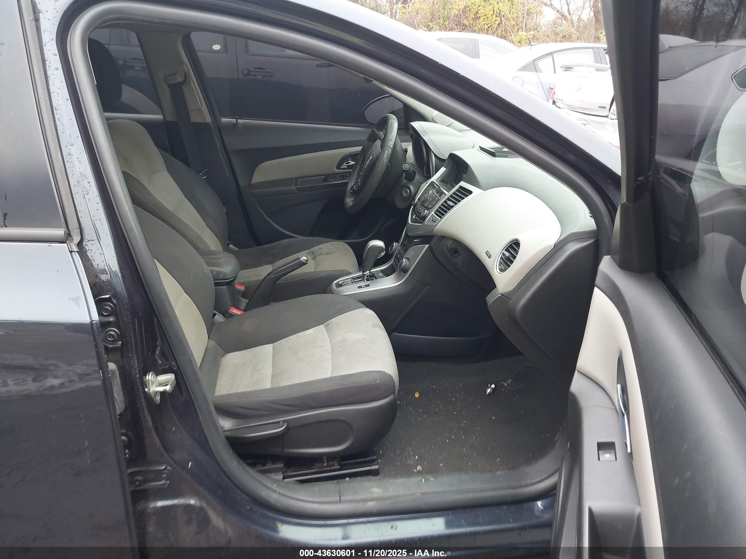 CHEVROLET CRUZE image 5