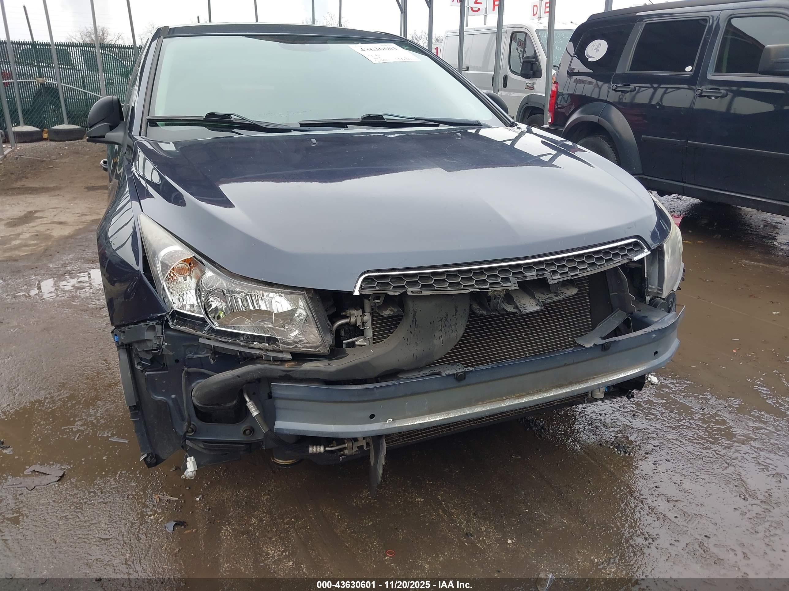CHEVROLET CRUZE image 6