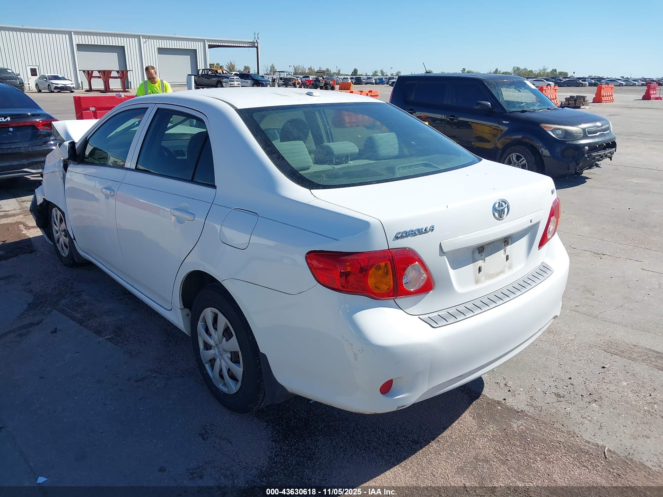 TOYOTA COROLLA image 3