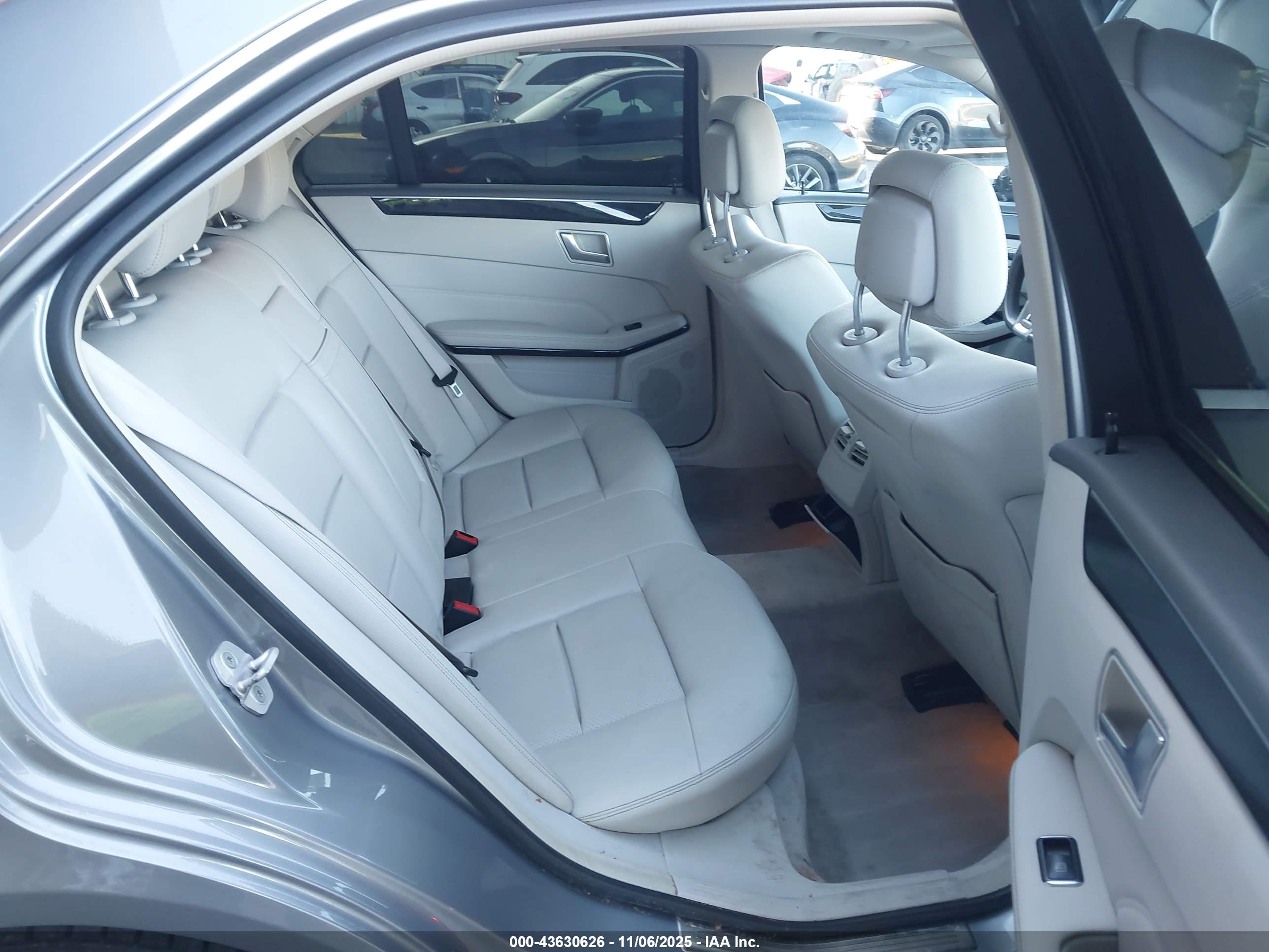 MERCEDES-BENZ E image 8