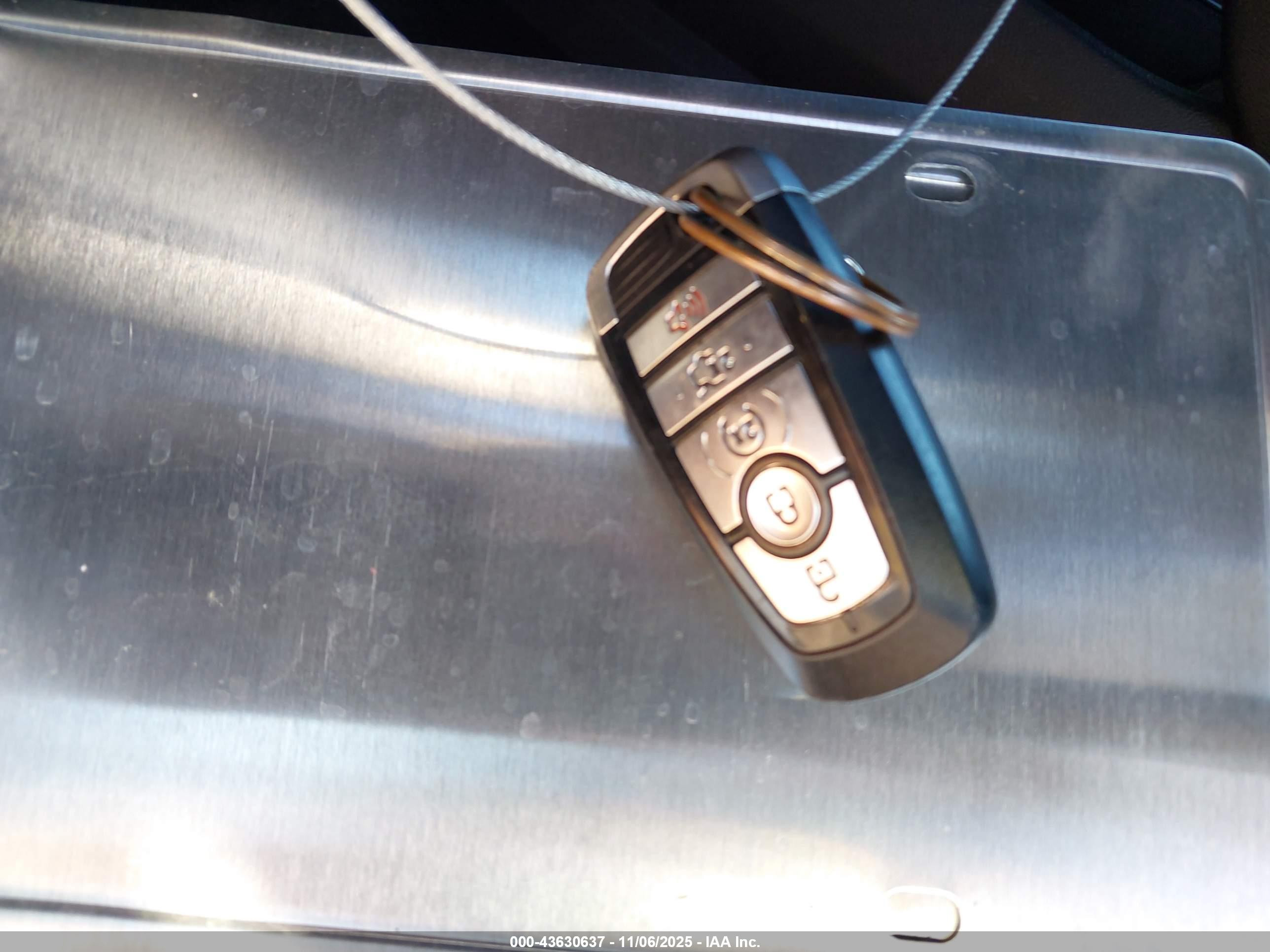 FORD FUSION image 11