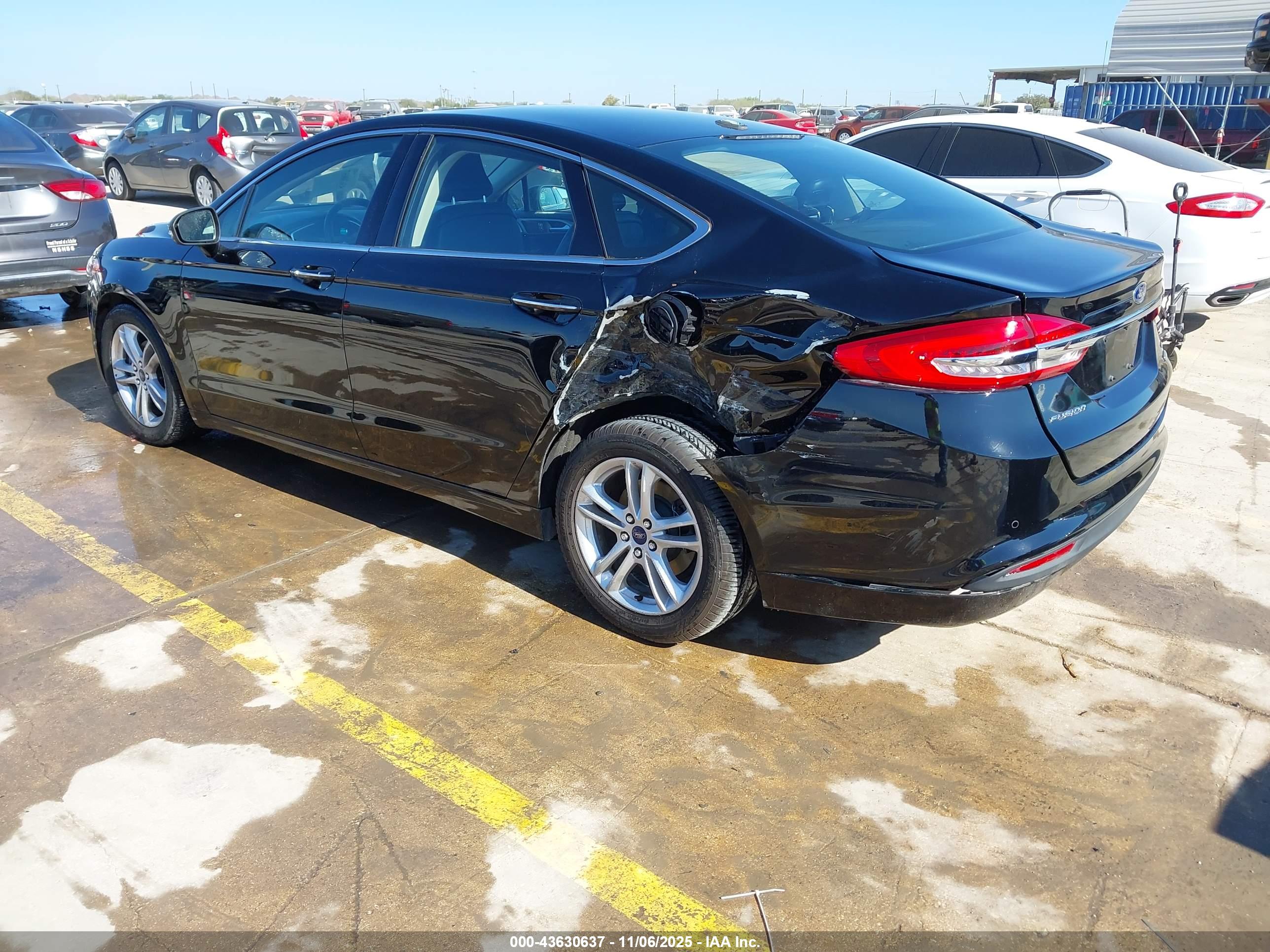 FORD FUSION image 3