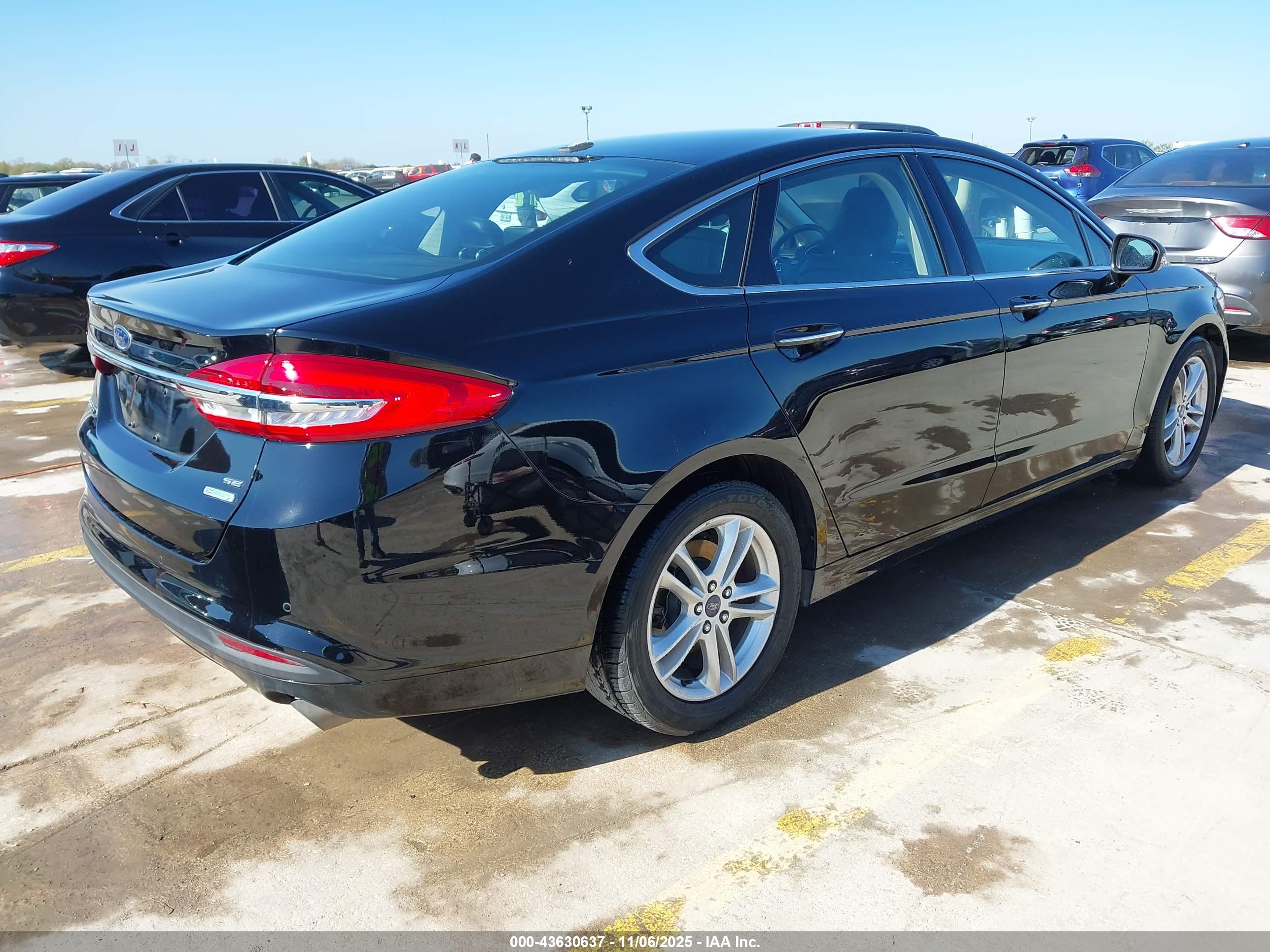 FORD FUSION image 4