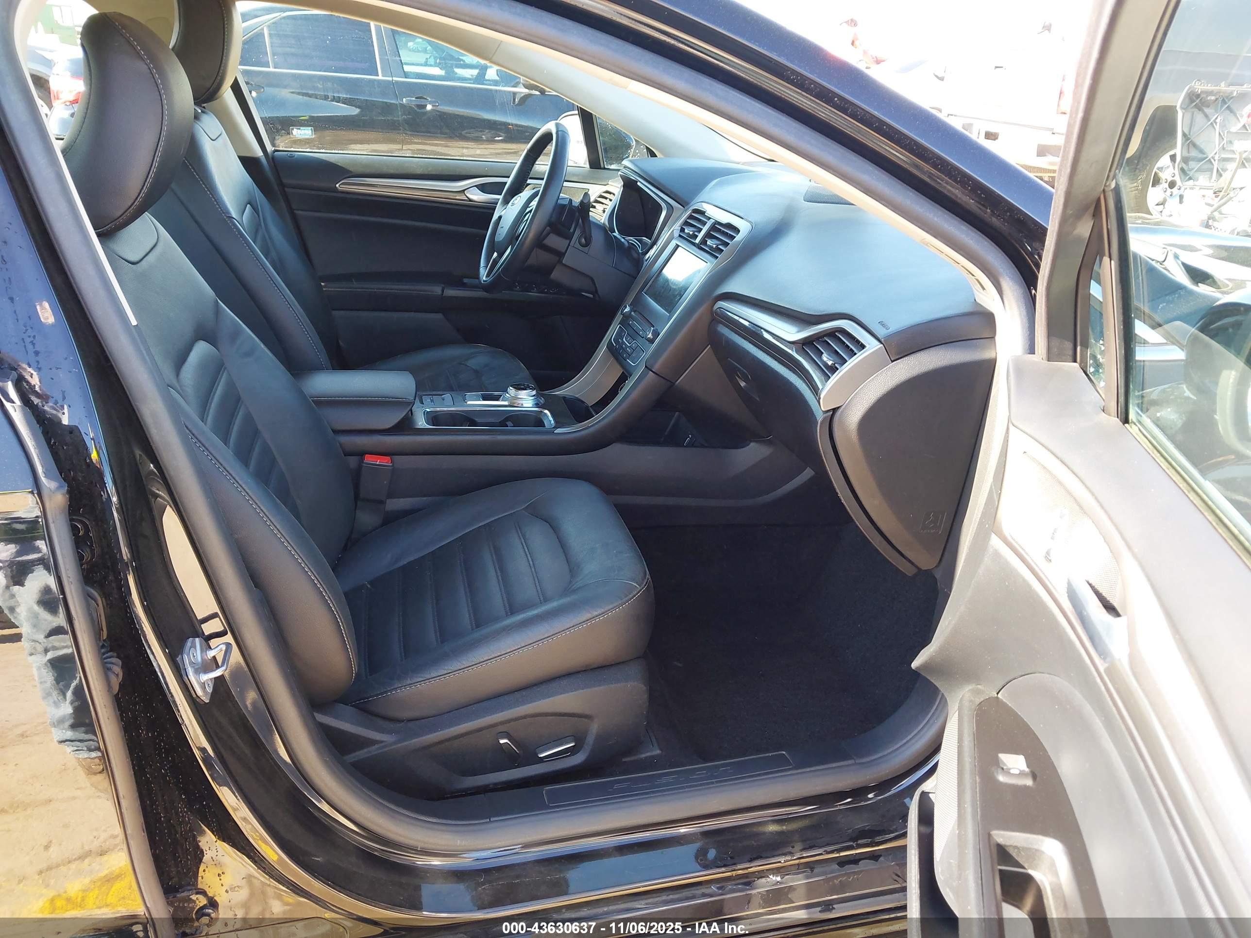 FORD FUSION image 5