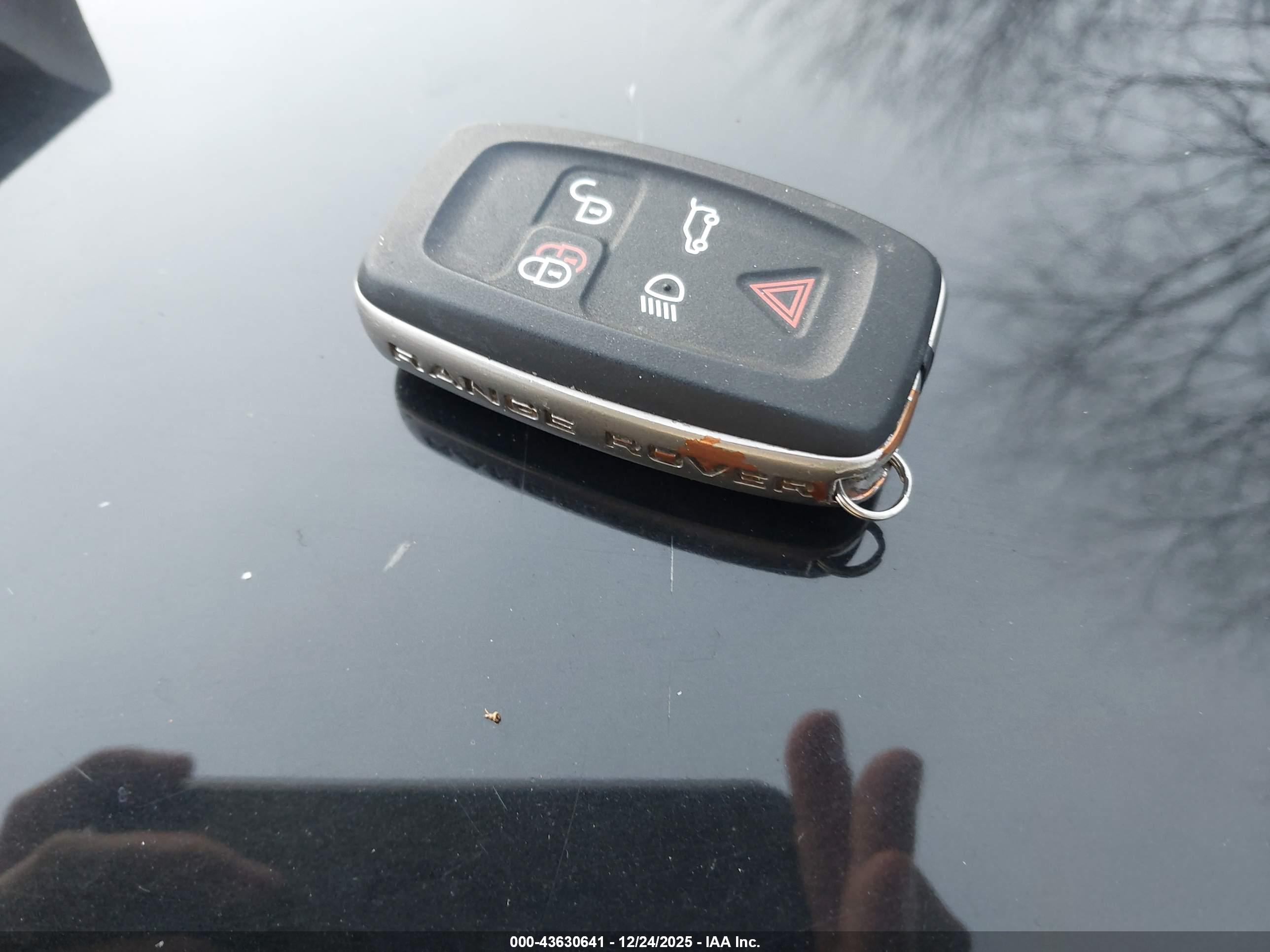 LAND ROVER image 11