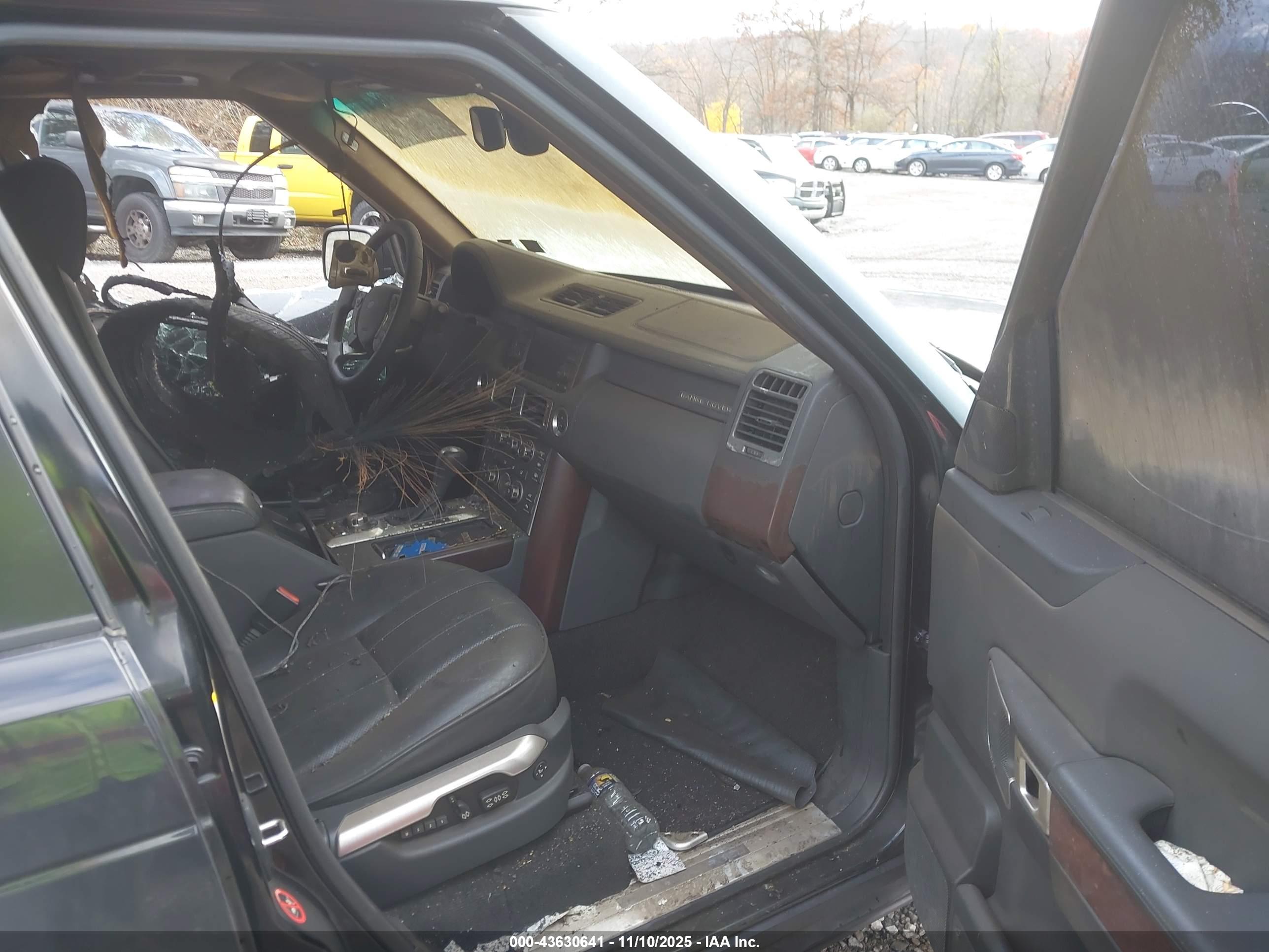 LAND ROVER image 5