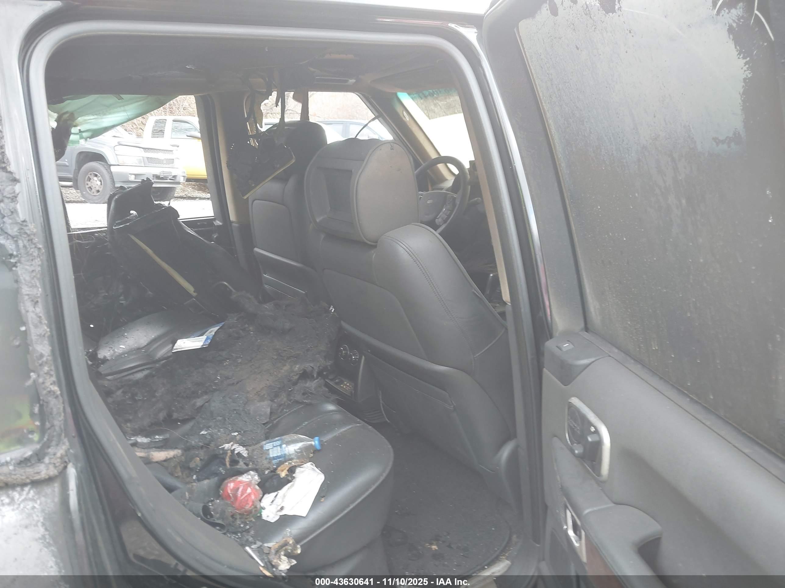 LAND ROVER image 8