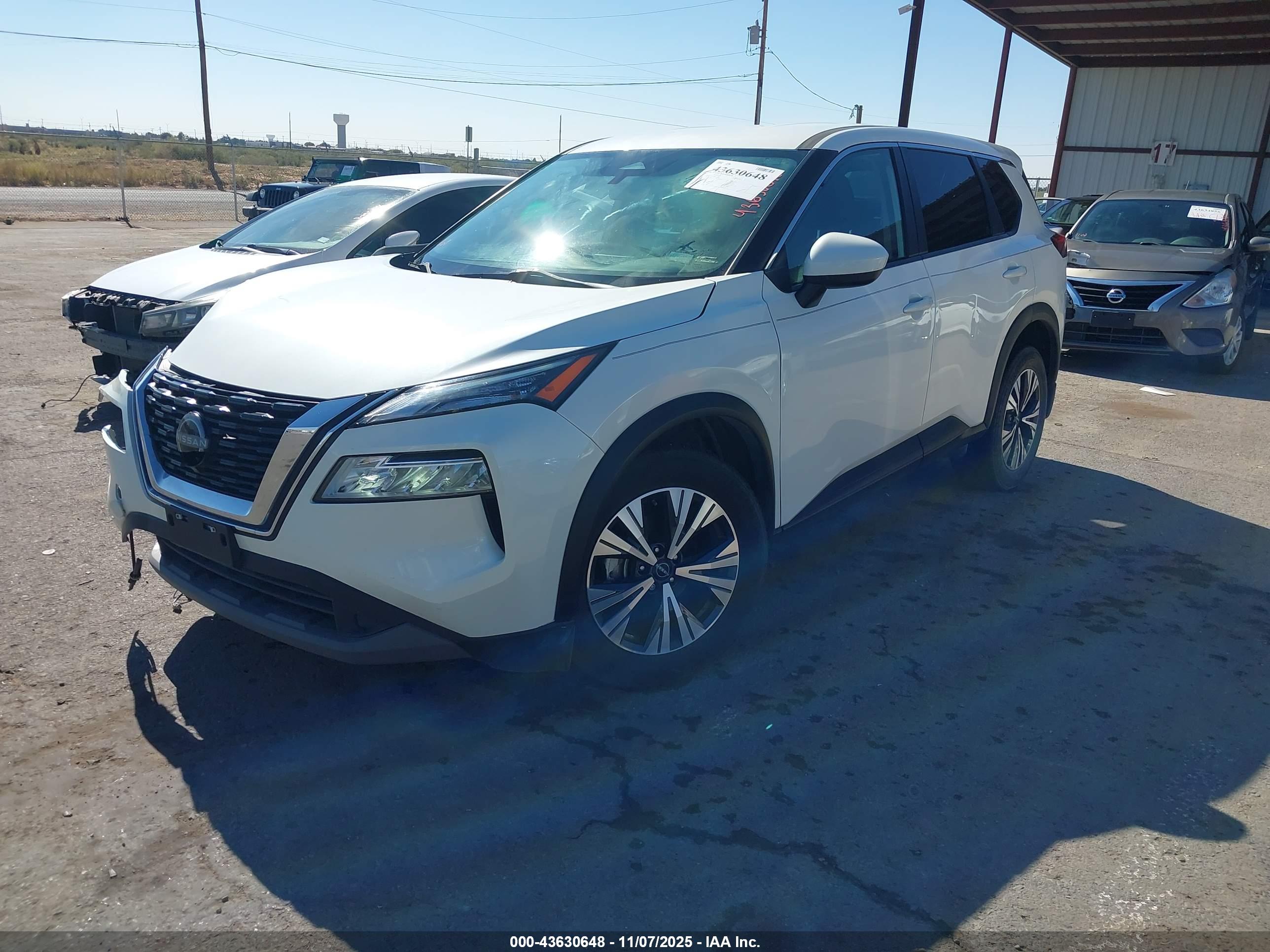 NISSAN ROGUE image 2