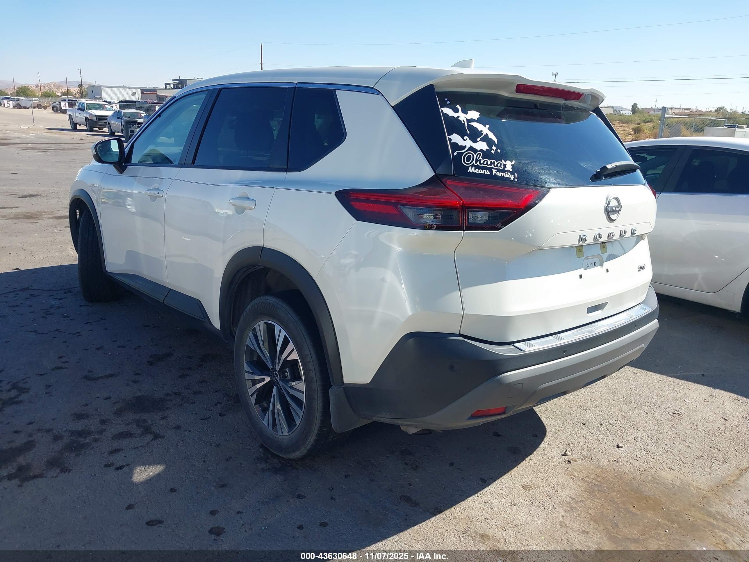 NISSAN ROGUE image 3