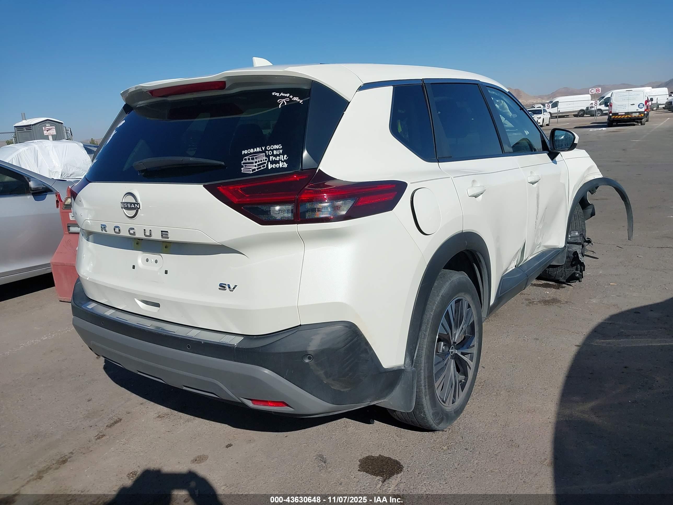 NISSAN ROGUE image 4