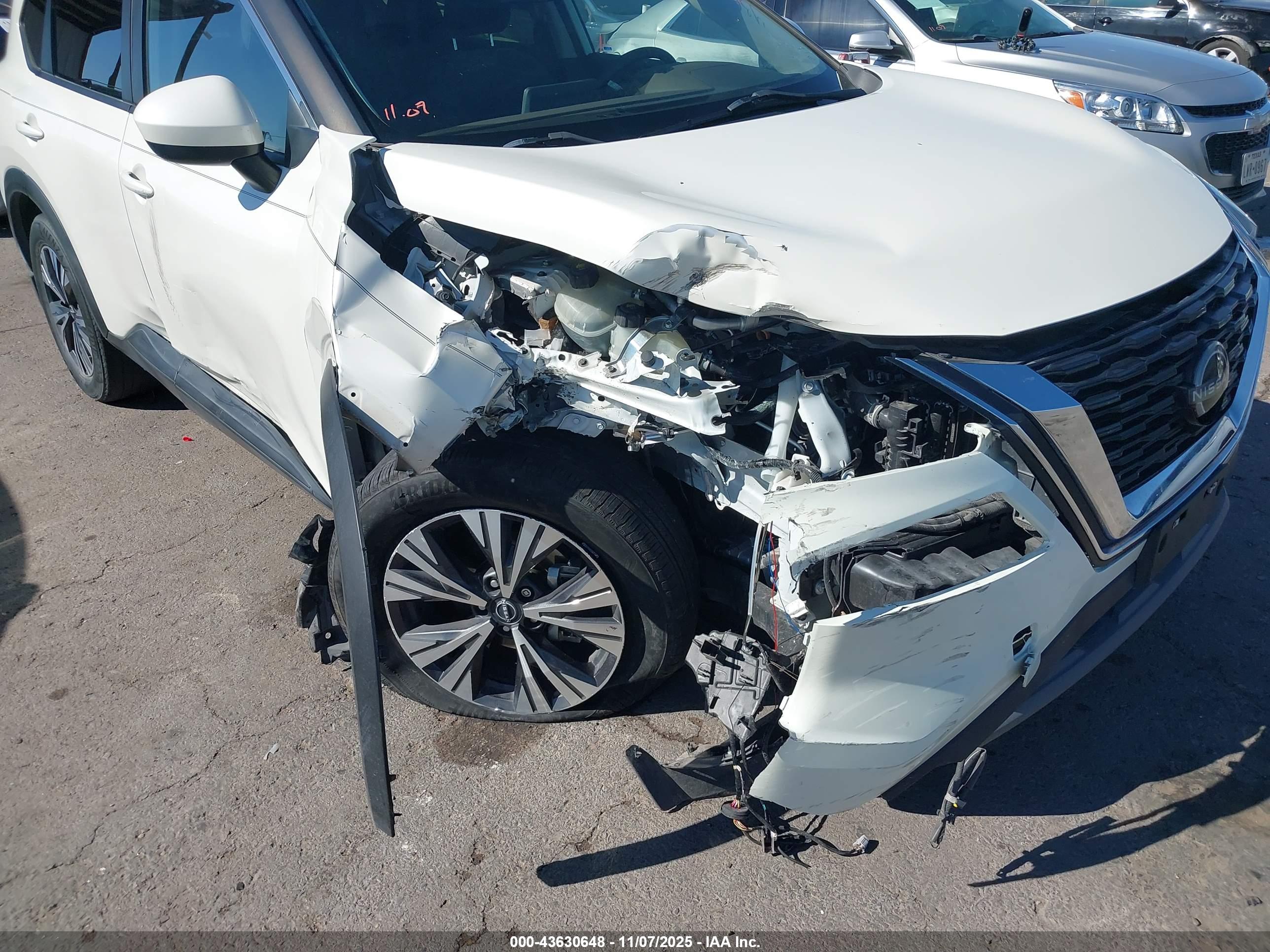 NISSAN ROGUE image 6