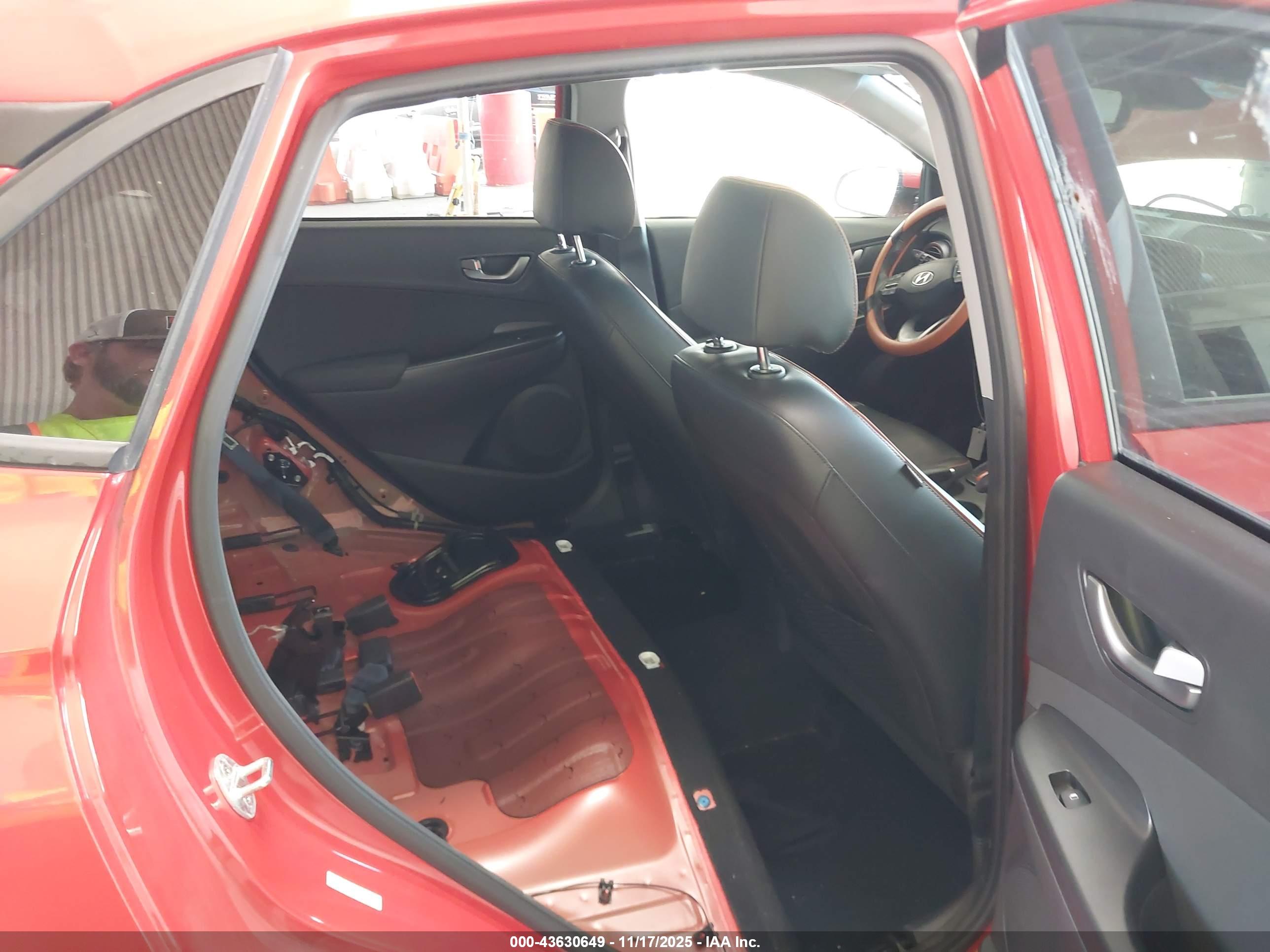 HYUNDAI KONA image 8