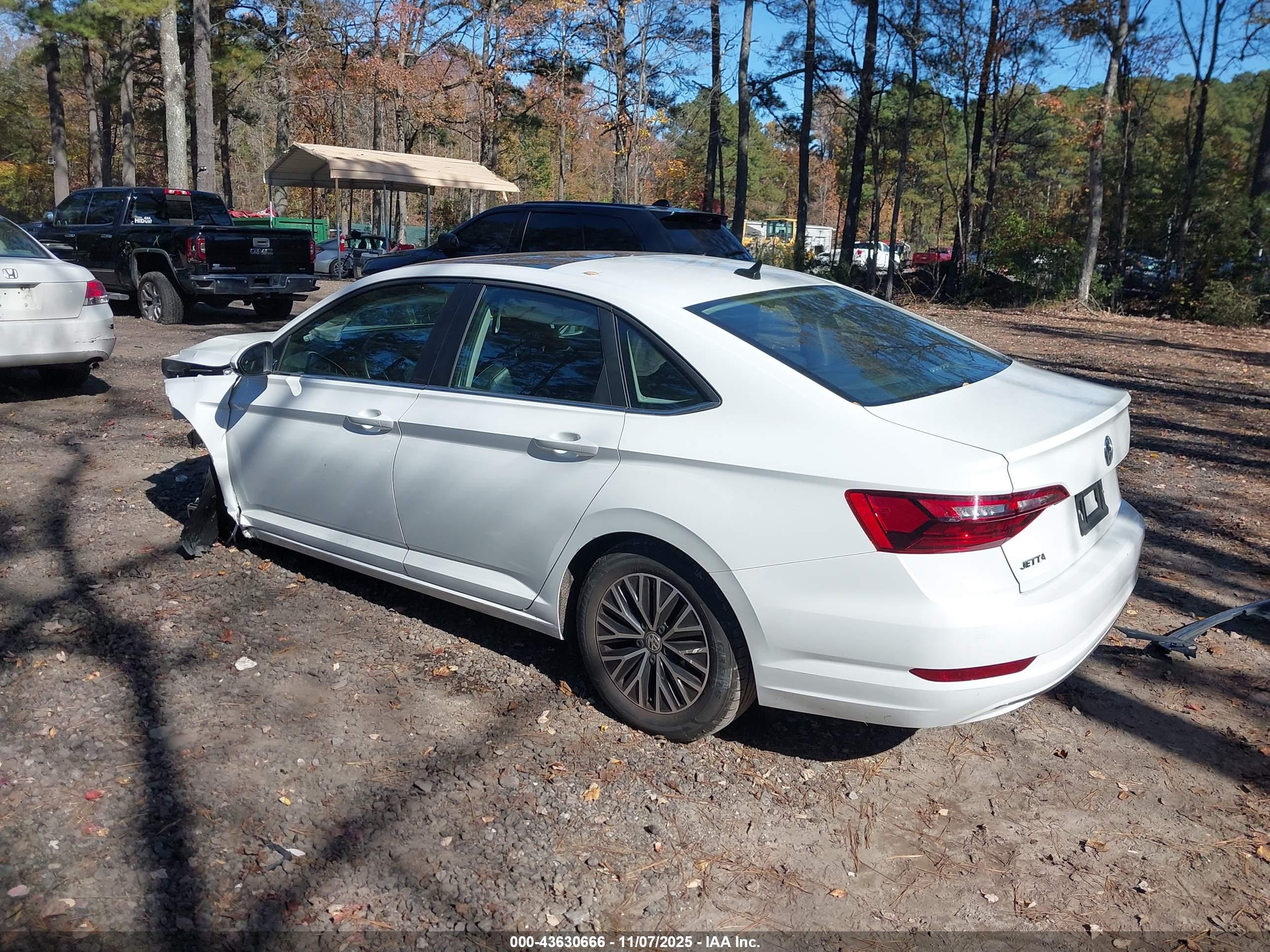 VOLKSWAGEN JETTA image 3