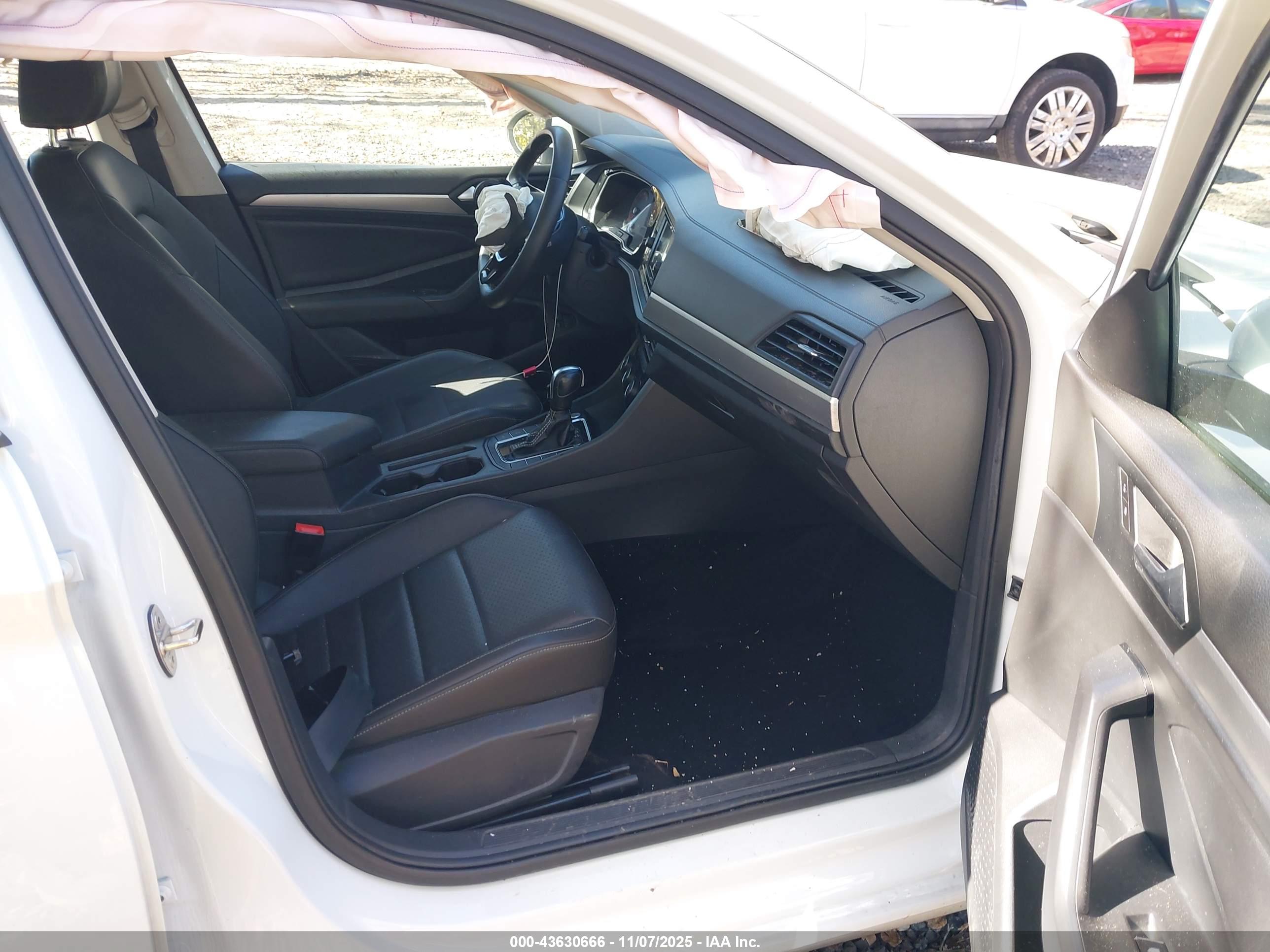 VOLKSWAGEN JETTA image 5