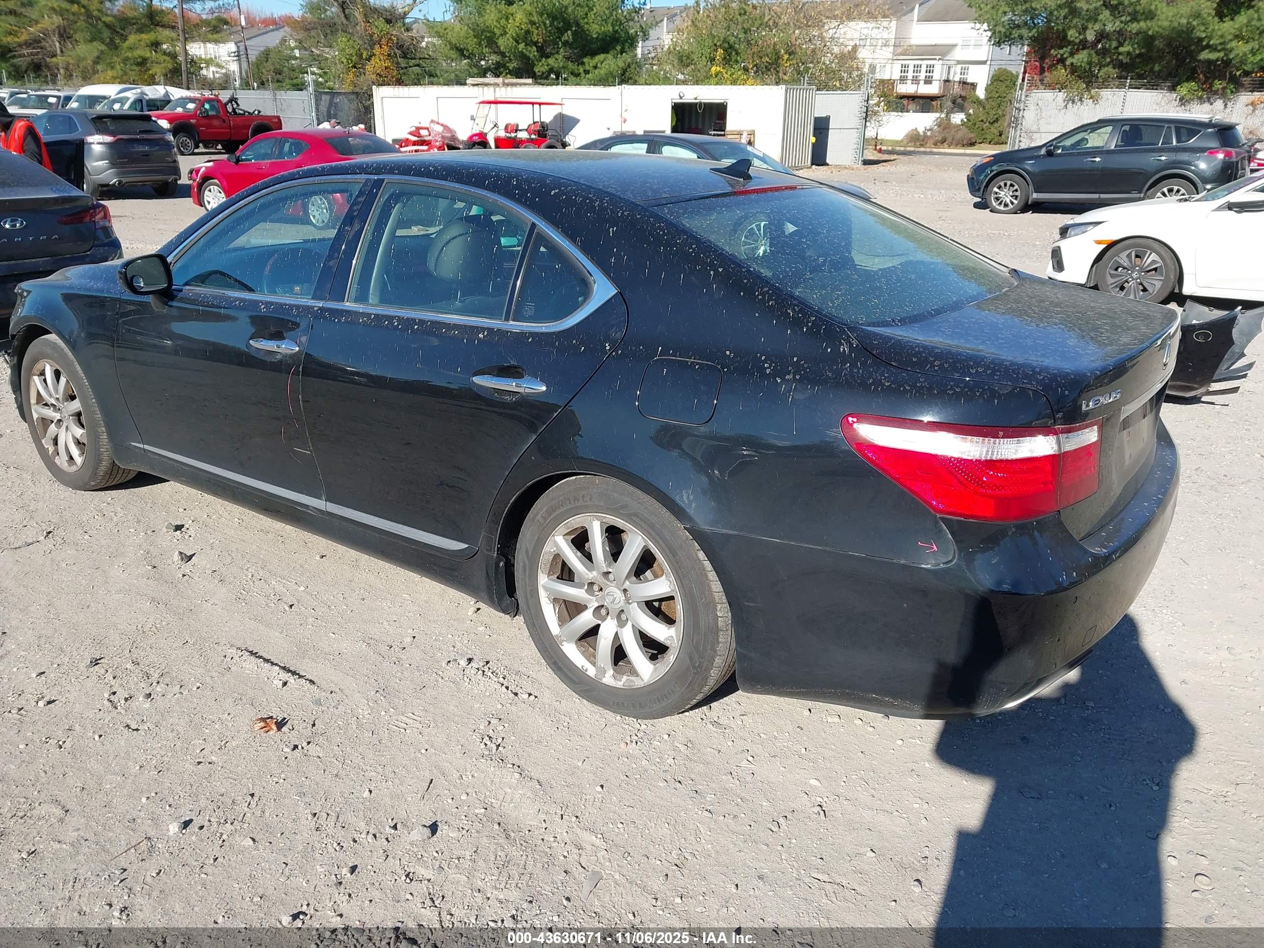 LEXUS LS image 3