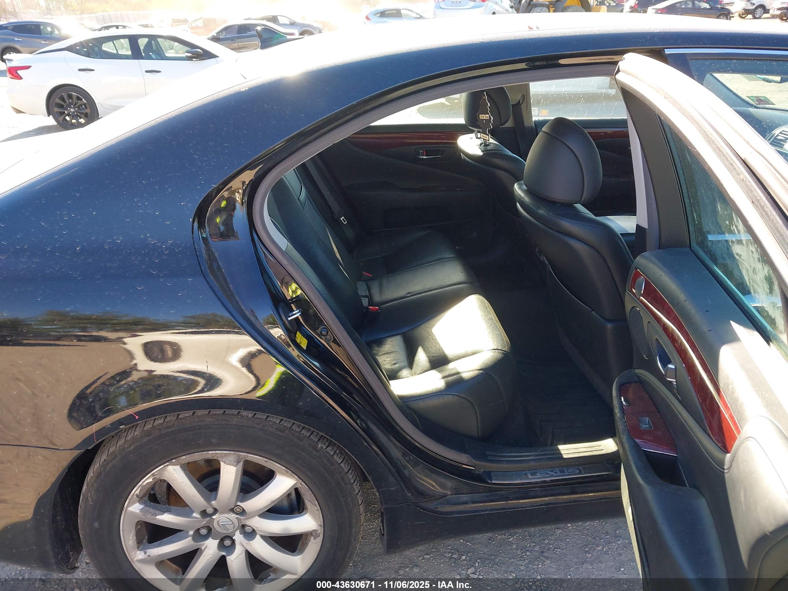 LEXUS LS image 8
