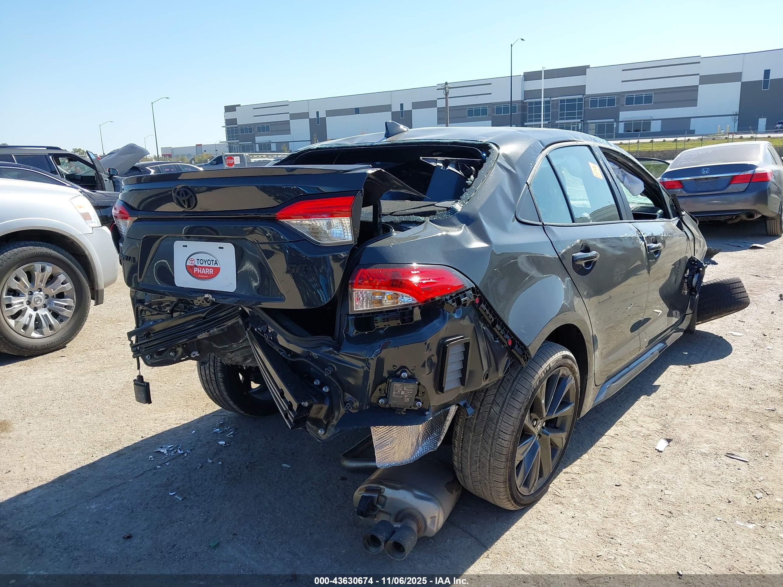 TOYOTA COROLLA image 4
